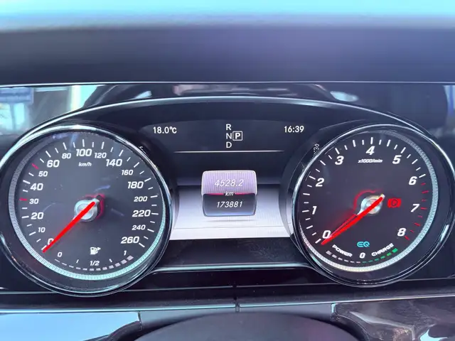 Mercedes-Benz CLS view 27