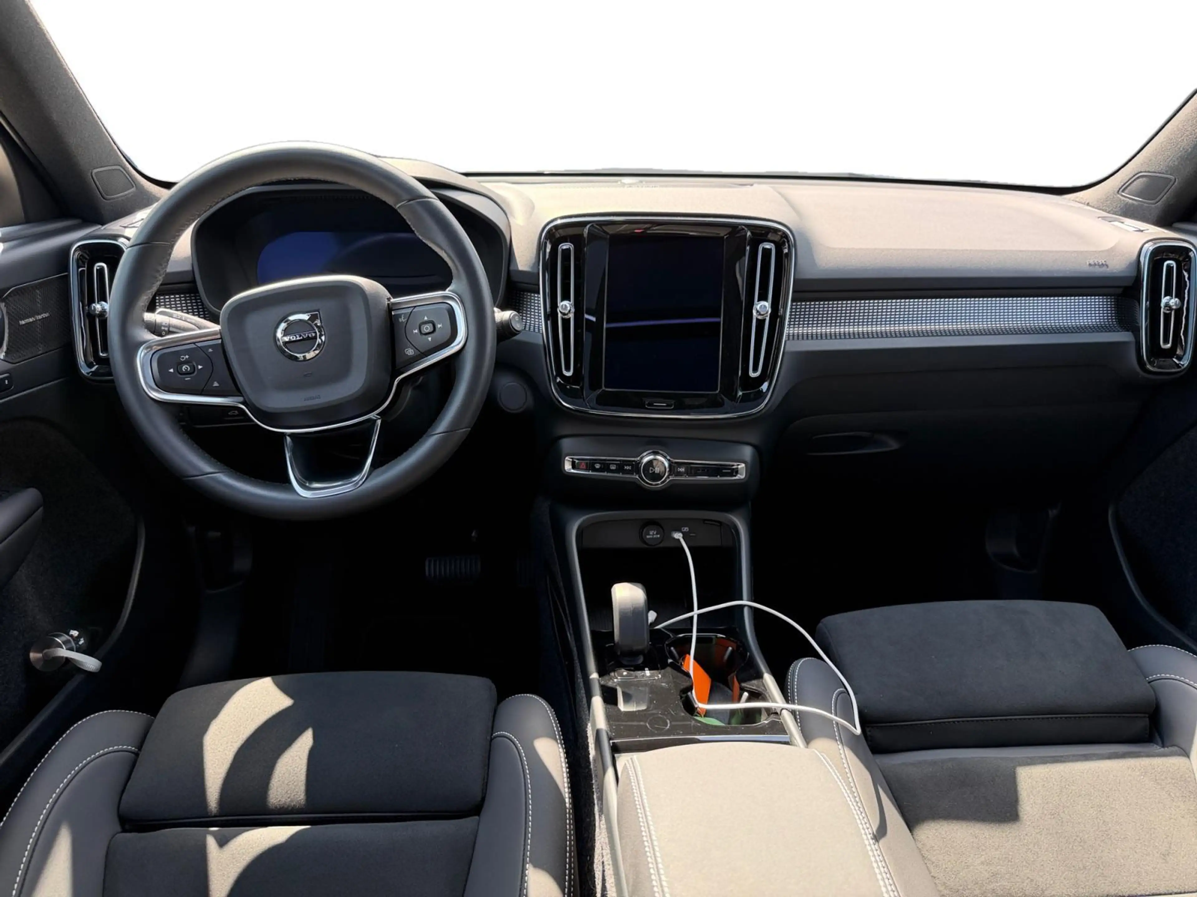Volvo EX40 Single Motor Ext. Range Plus Bl. Ed. Europa 82 kWh — photo 13