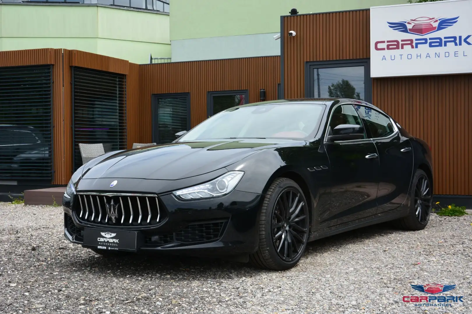 Maserati Ghibli Facelift GranLusso Schwarz - 2
