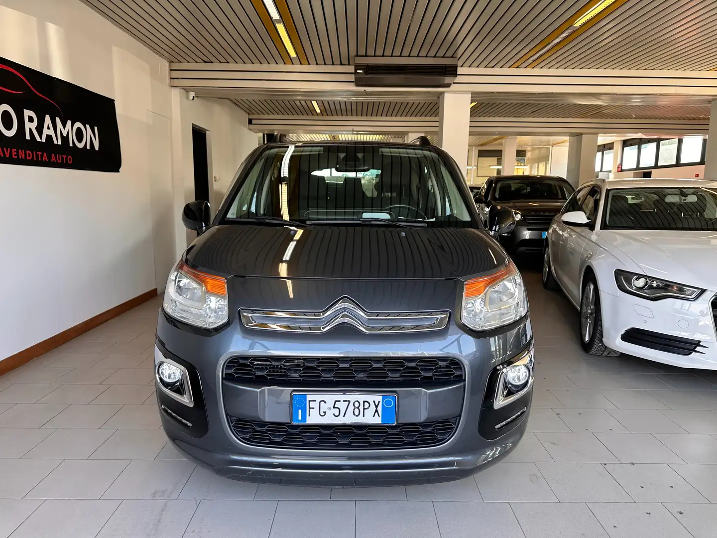 Citroen C3 C3 Picasso 1.2 puretech Exclusive 110cv my16 Grijs - 2