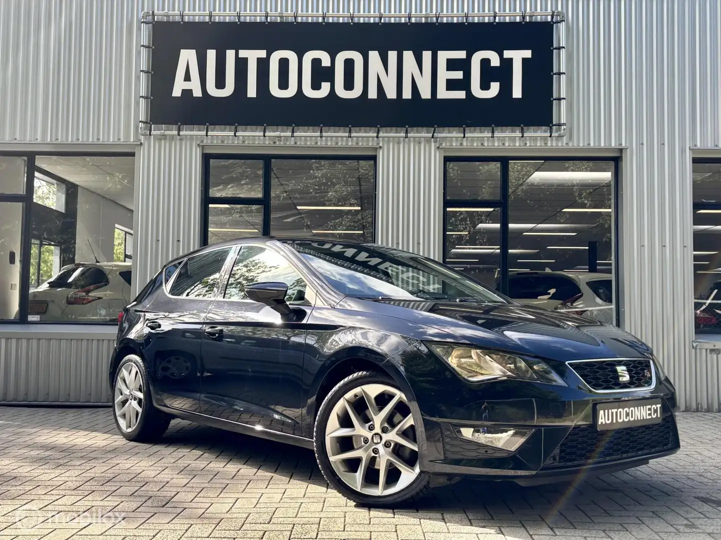 SEAT Leon 1.4 TSI FR 5 DRS, NAVI, HALF/LEDER, CRUISE Schwarz - 2