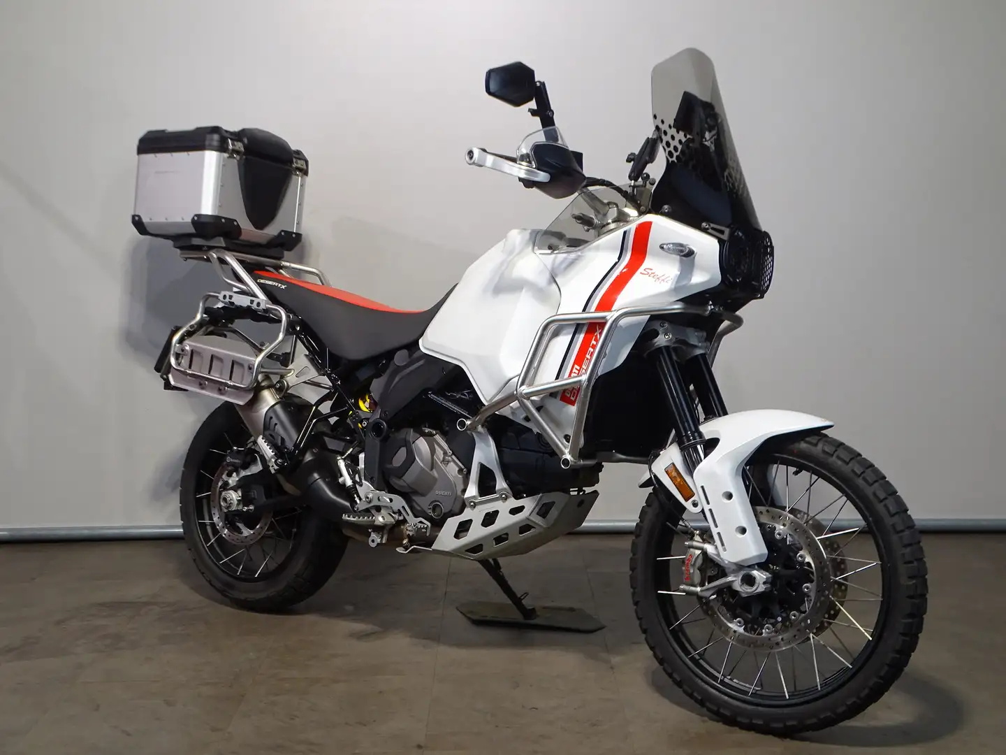 Ducati DesertX Wit - 2