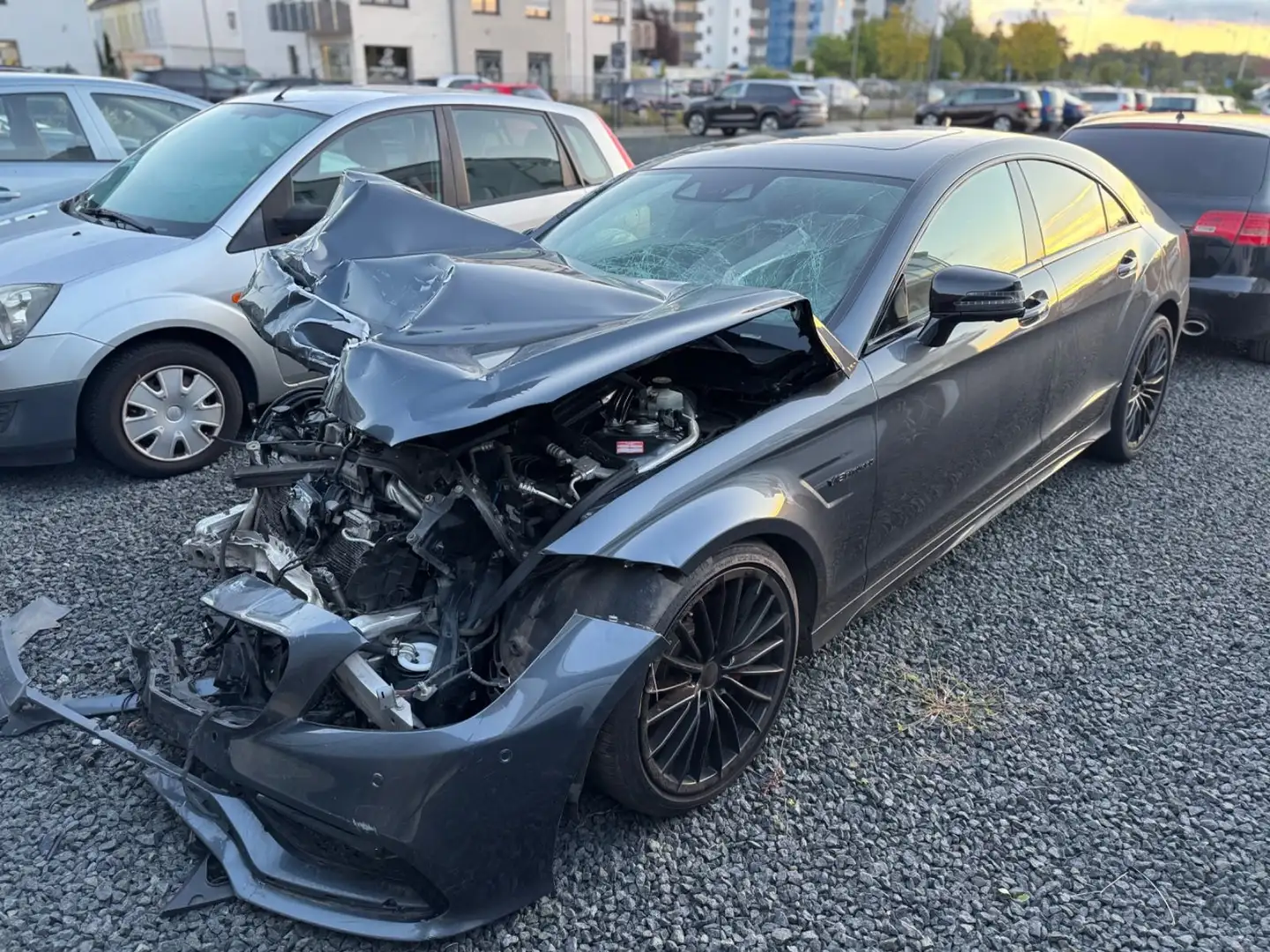 Mercedes-Benz CLS 63 AMG DESIGNO NAPPA ROT+360*KAMERA+GSD Gris - 2