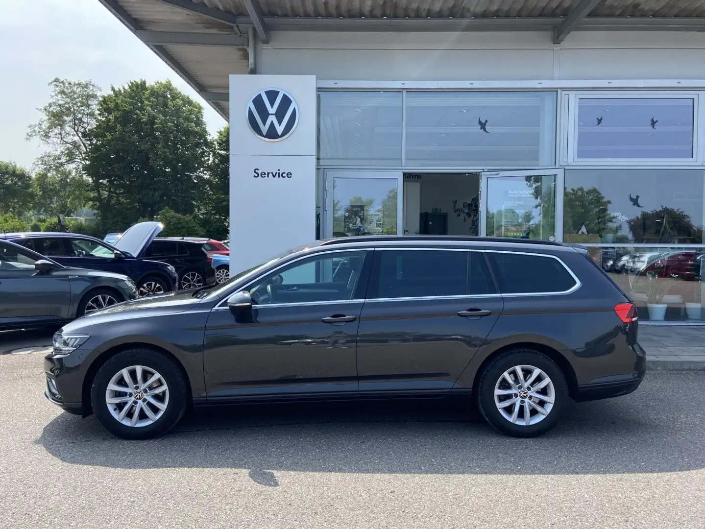 Volkswagen Passat Variant 2.0 TDI DSG Business NAVI+LED+AHK Grau - 2