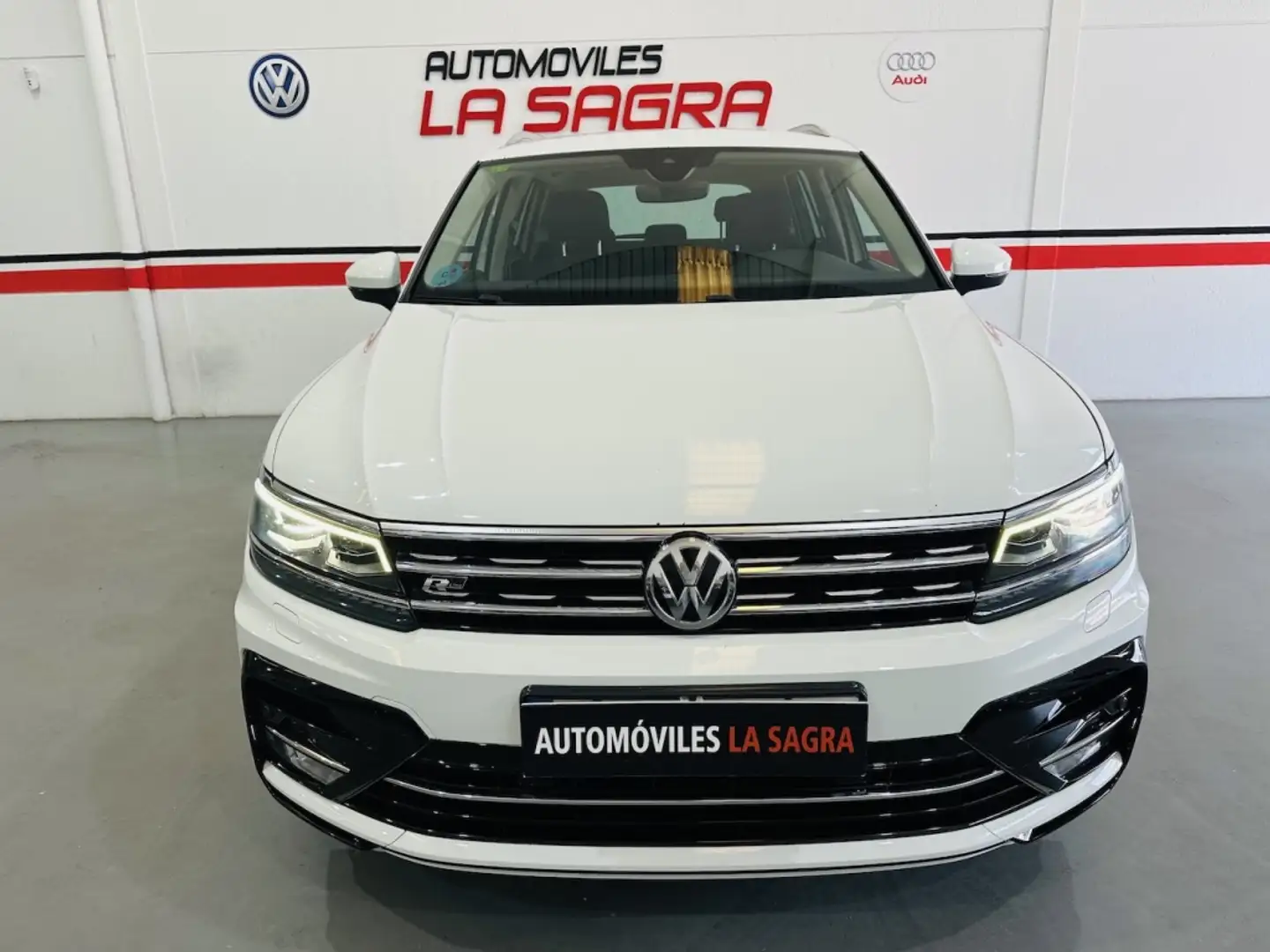 Volkswagen Tiguan 2.0TDI Sport 4Motion DSG 176kW (9.75) Wit - 2