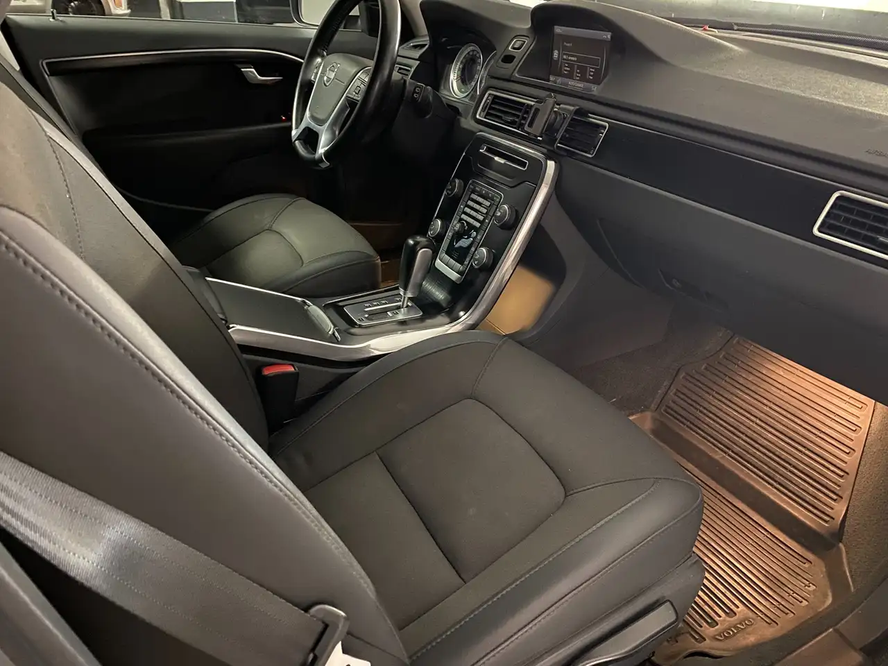 Volvo XC70 снимка Volvo XC70