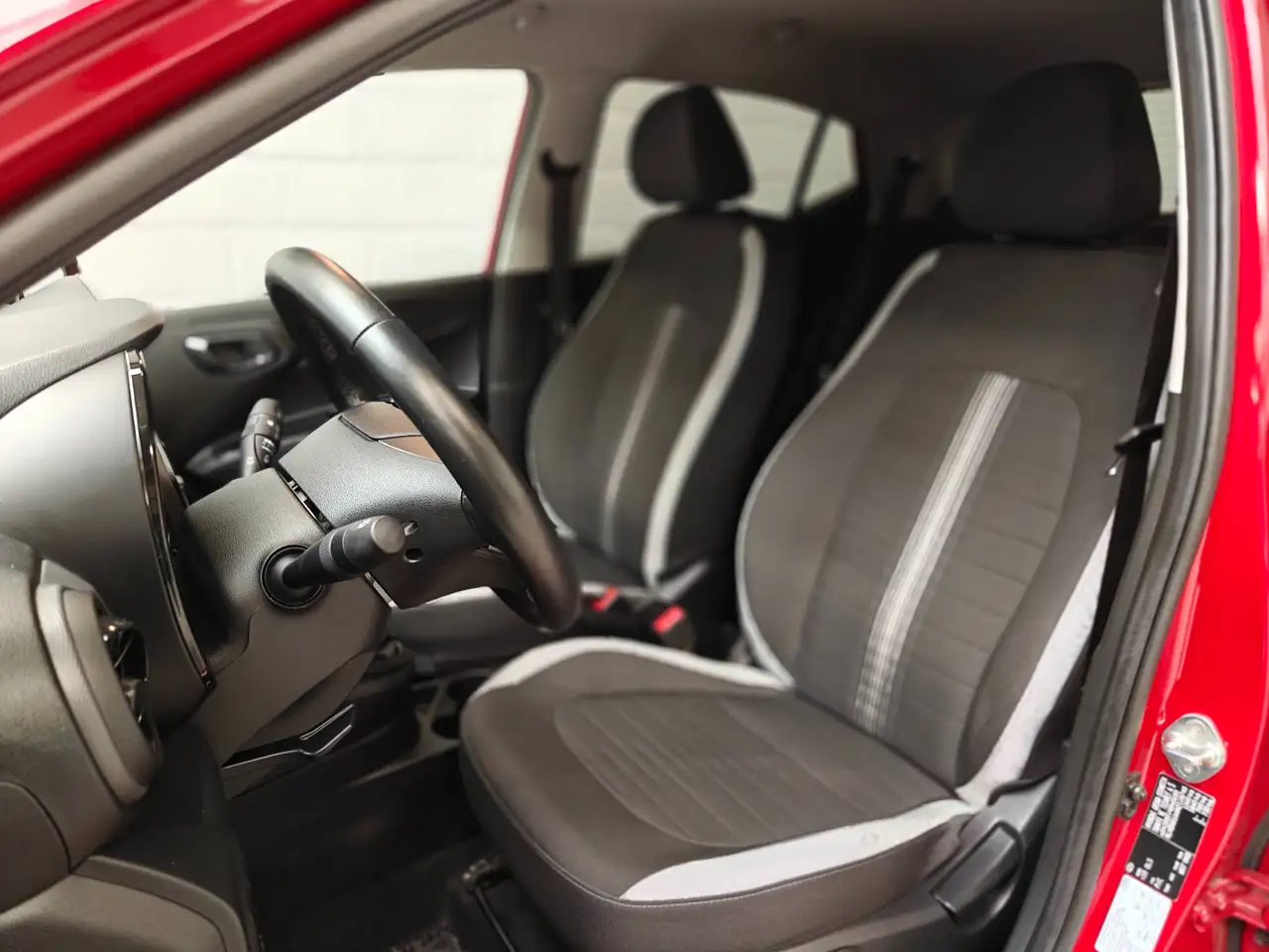 Hyundai i10 1.0 Edition 30 Apple Carplay Stuurvw en zetelvwarming Lane Assist, миниатюра 16