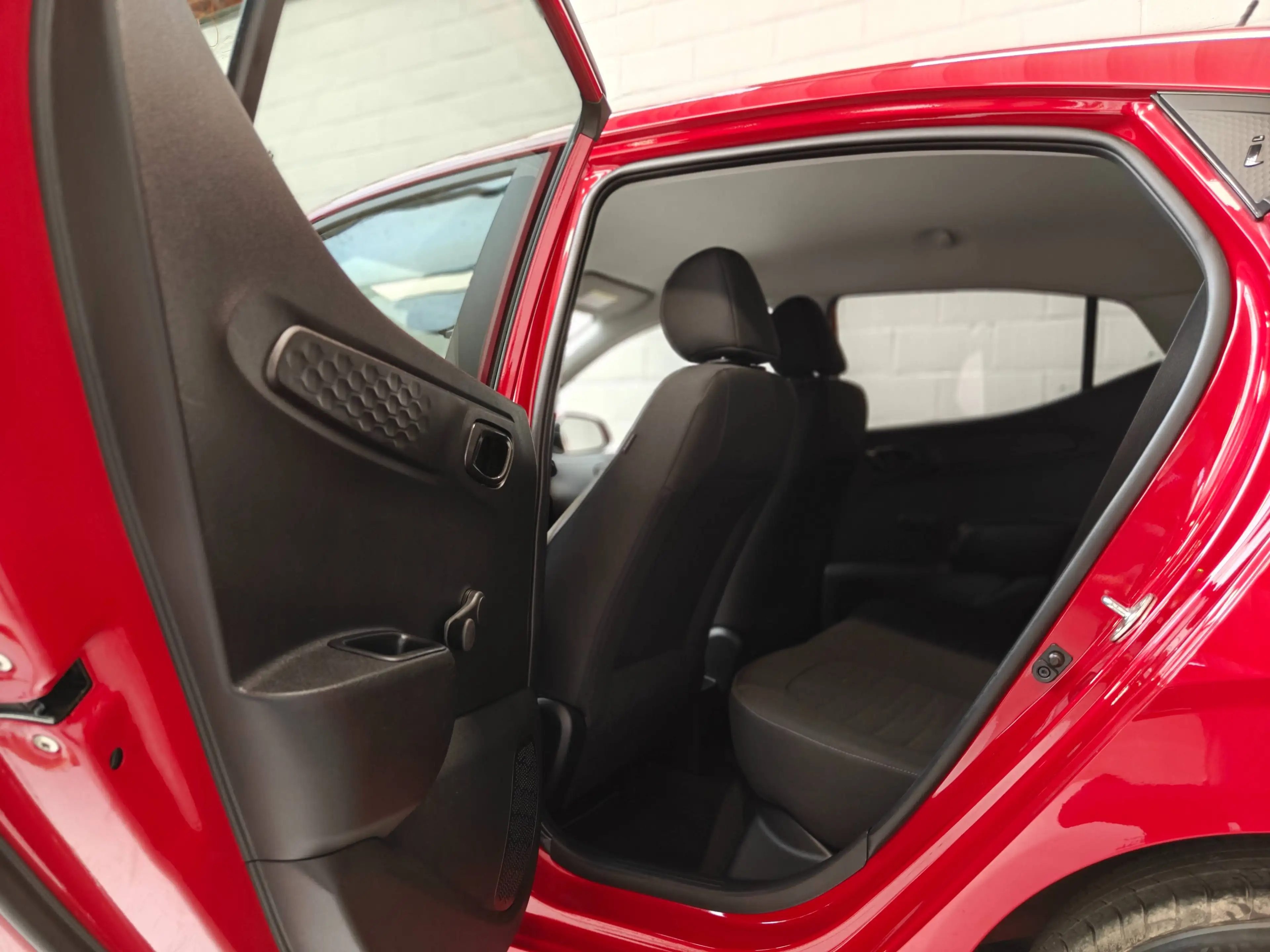 Hyundai i10 1.0 Edition 30 - Apple Carplay - Stuurvw en zetelvwarming - Lane Assist — photo 18