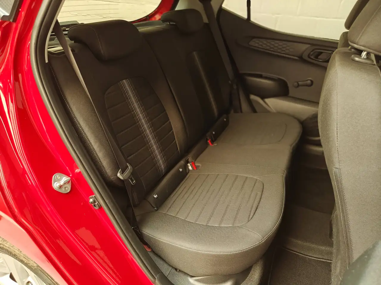 Hyundai i10 1.0 Edition 30 Apple Carplay Stuurvw en zetelvwarming Lane Assist, миниатюра 21