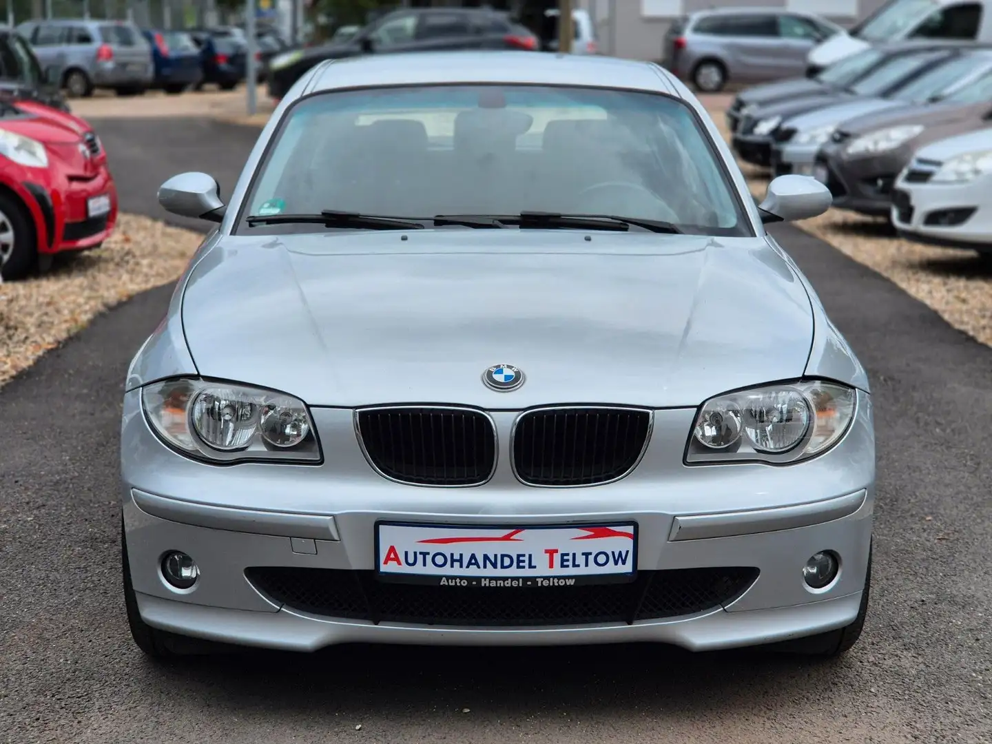 BMW 118 Baureihe 1 Lim. 118d *Klima *Sitzheizung Srebrny - 2