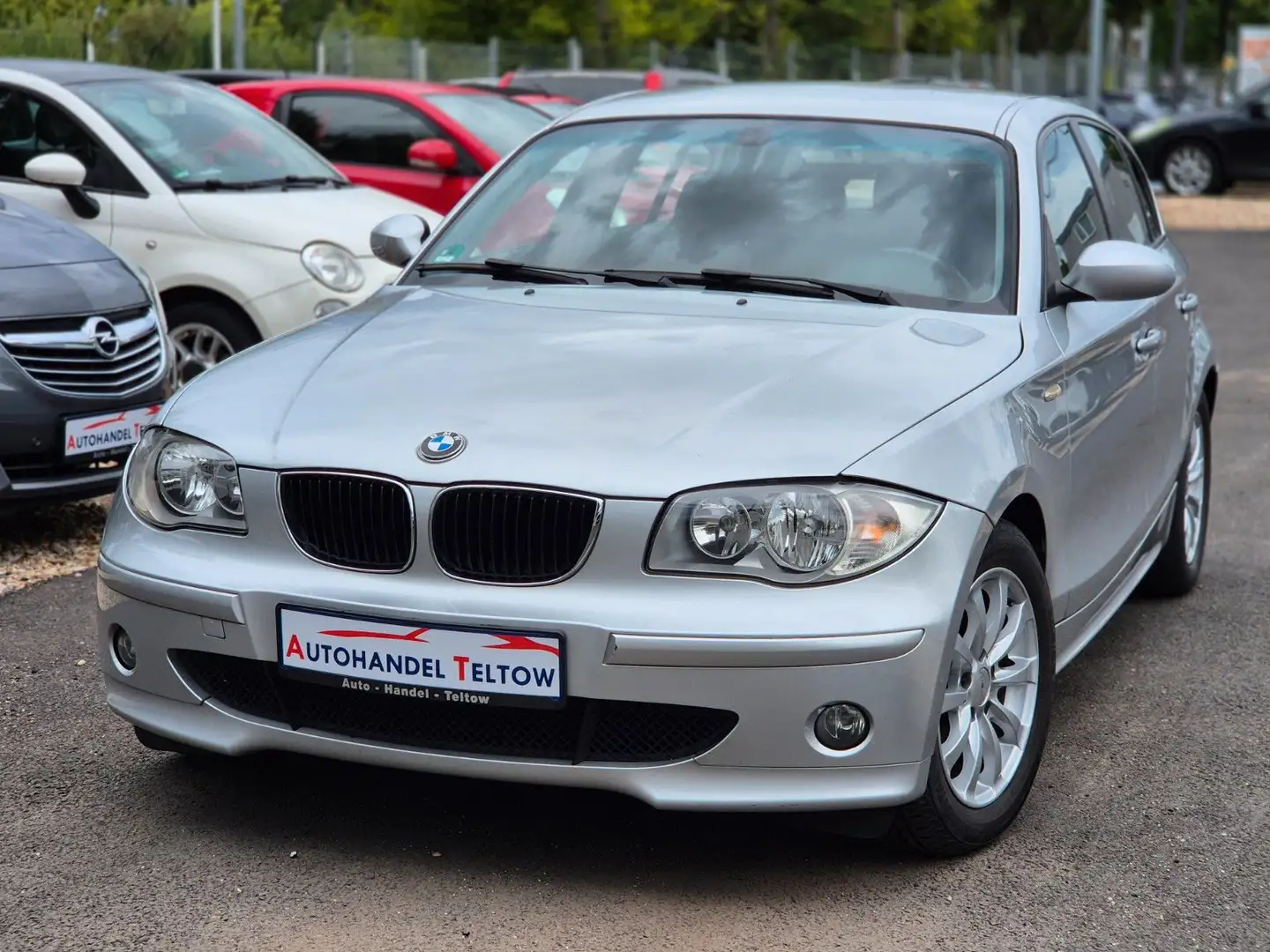BMW 118 Baureihe 1 Lim. 118d *Klima *Sitzheizung Srebrny - 1