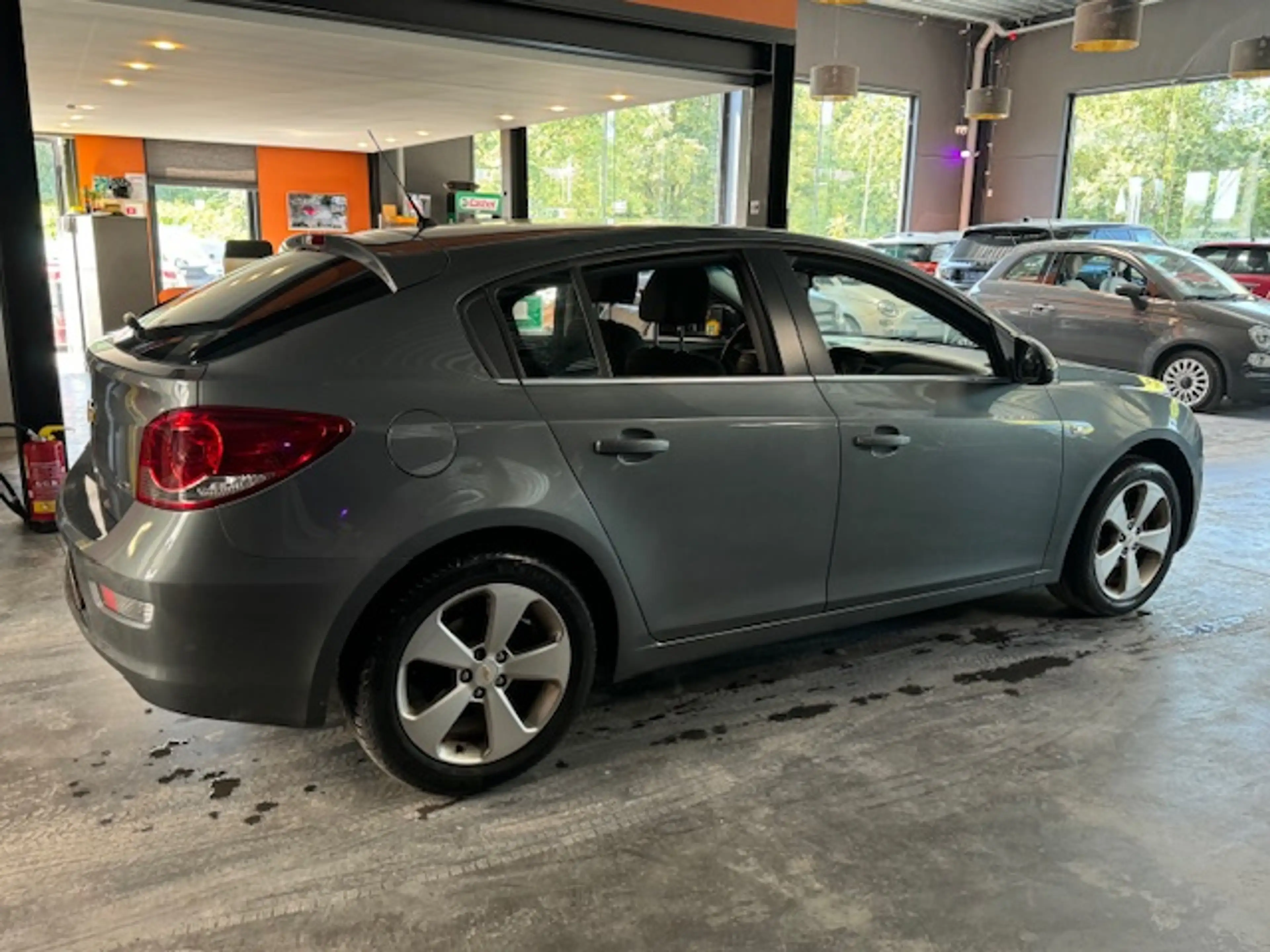 Chevrolet Cruze 1.8i - AUTOMATIQUE - A/C - RADIO CD/USB/AUX — photo 9