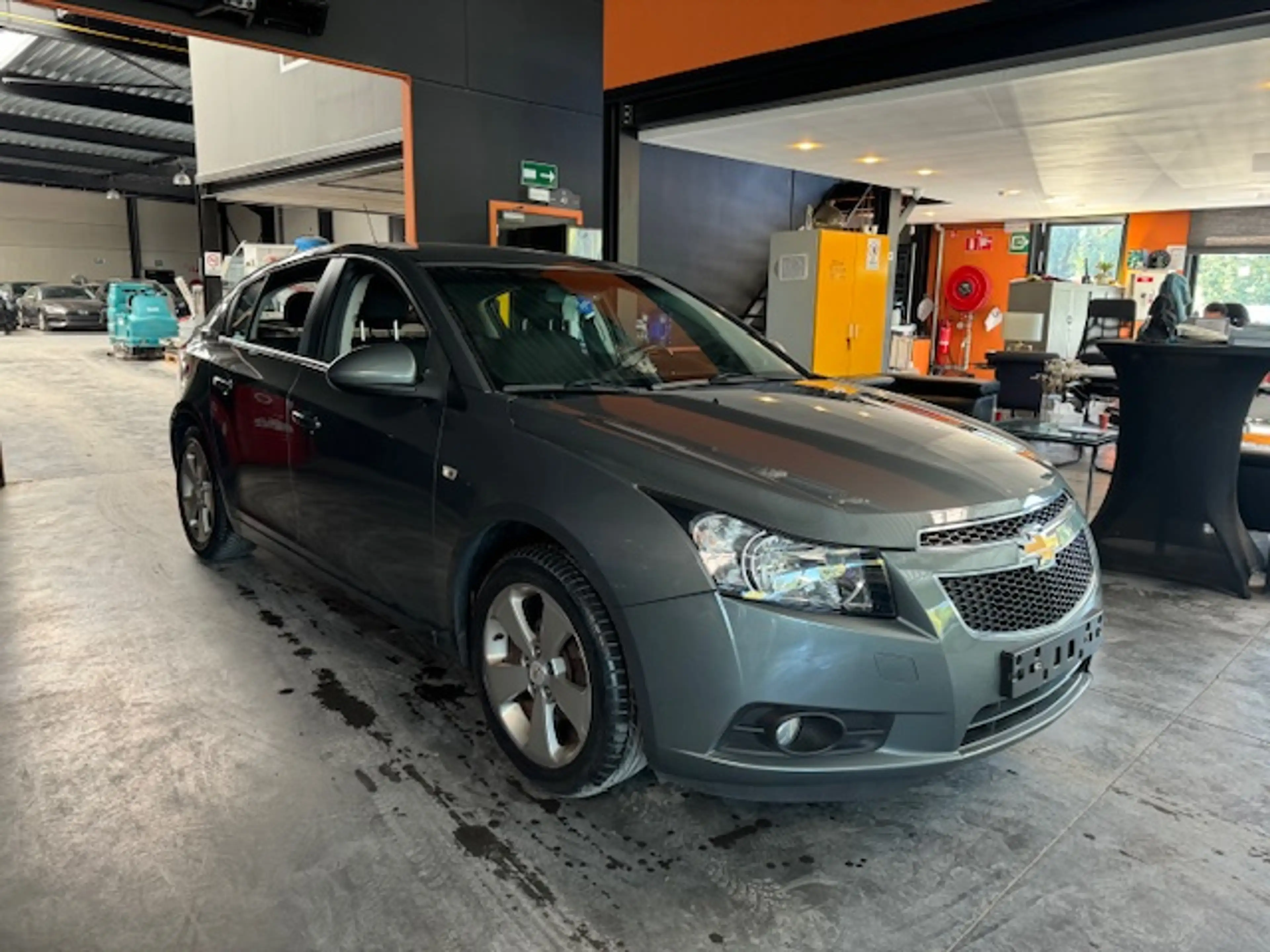 Chevrolet Cruze 1.8i - AUTOMATIQUE - A/C - RADIO CD/USB/AUX — photo 2