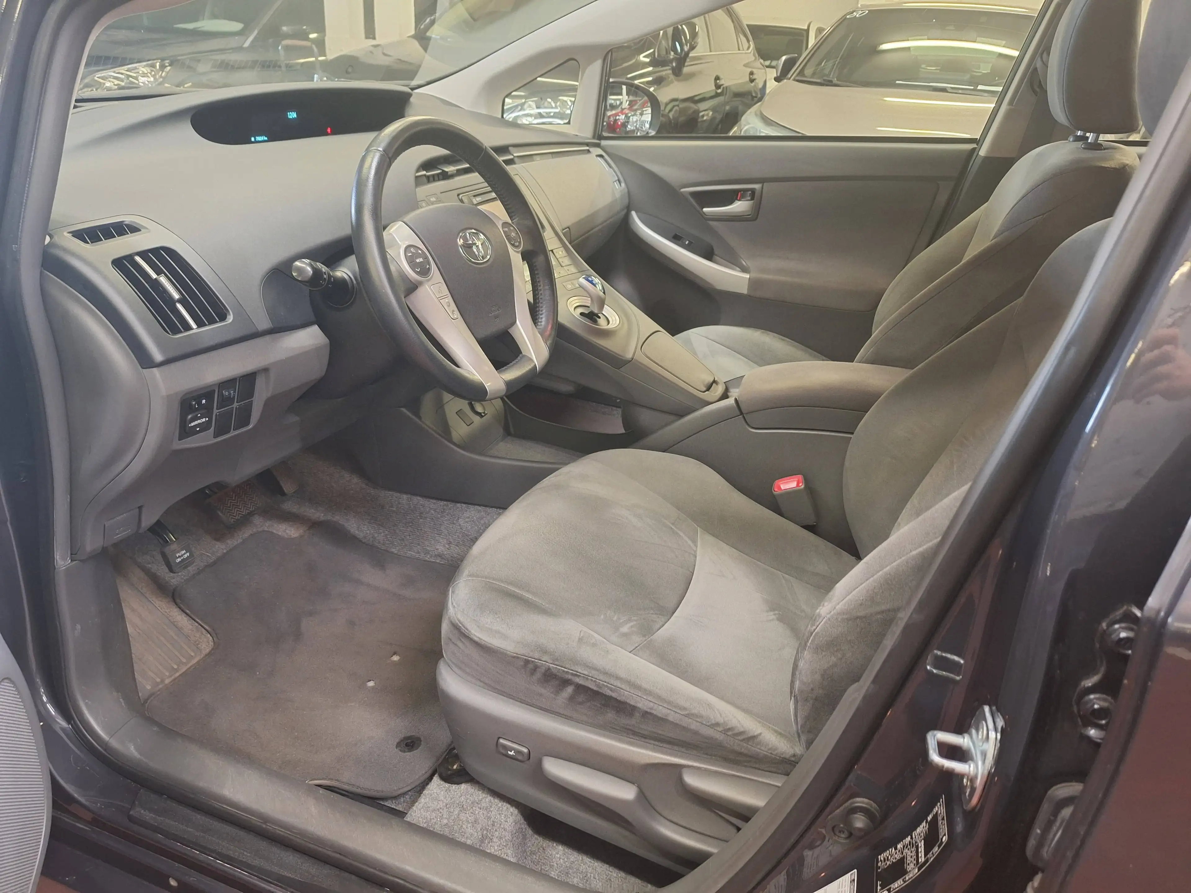 Toyota Prius Prius Hybrid 1.8i VVT-i Sol — photo 9