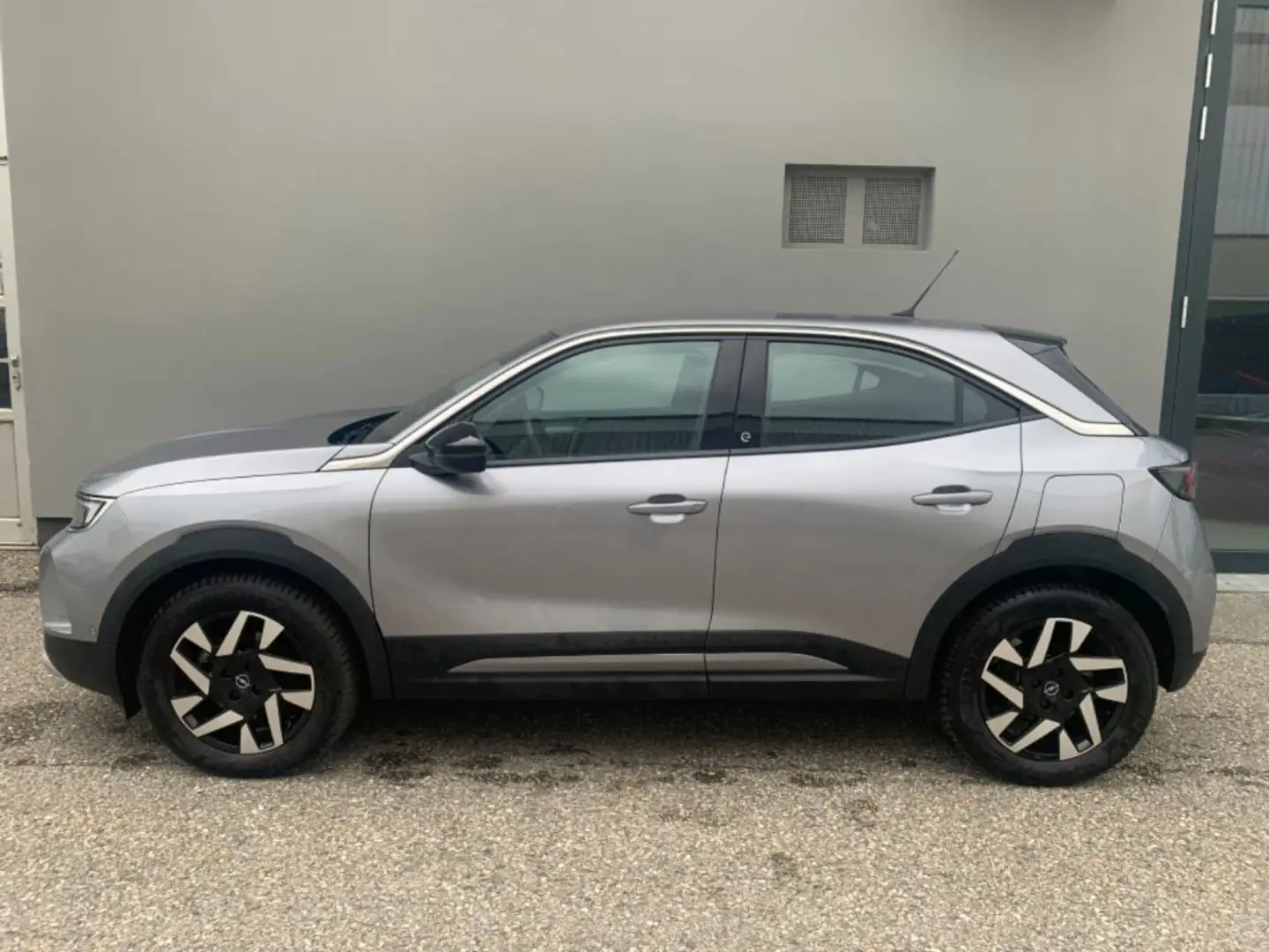 Opel Mokka -e Elegance 136PS Elektro 3-ph LP € 42.299,- Grau - 2