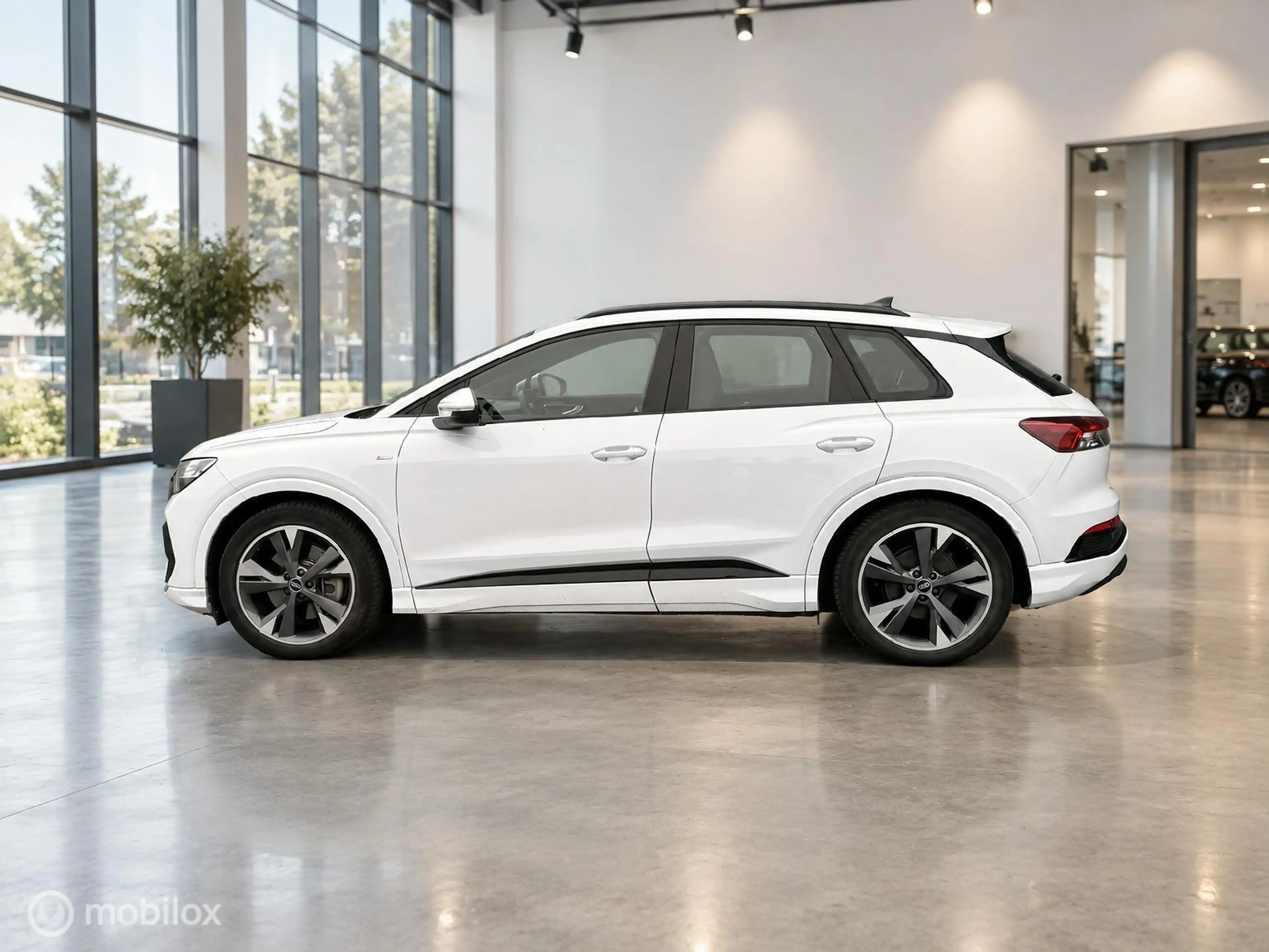 Audi Q4 e-tron 40 Launch edition S Competition 77 kWh | SOH 90% | — photo 5