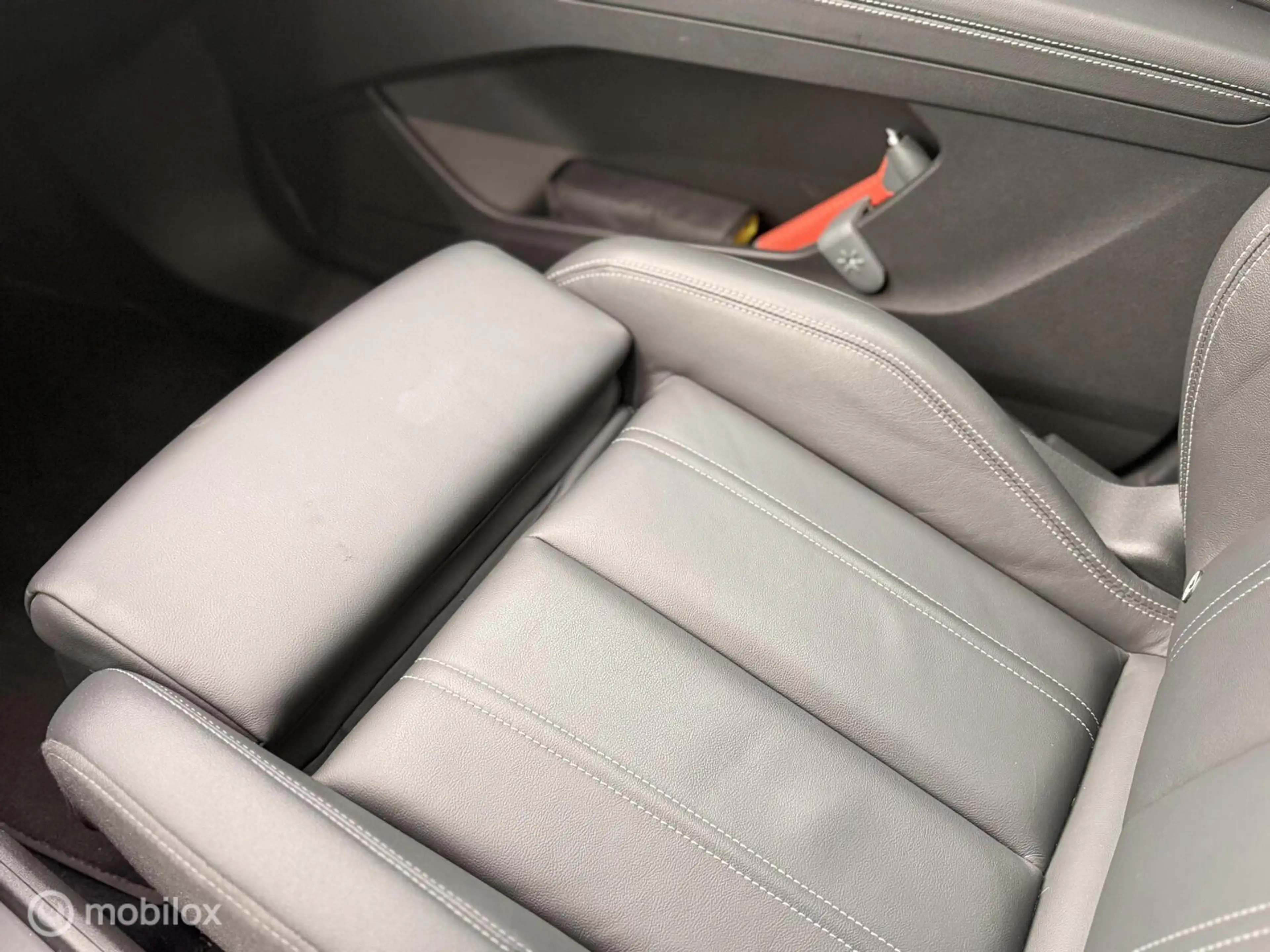 Audi Q4 e-tron 40 Launch edition S Competition 77 kWh | SOH 90% | — photo 15