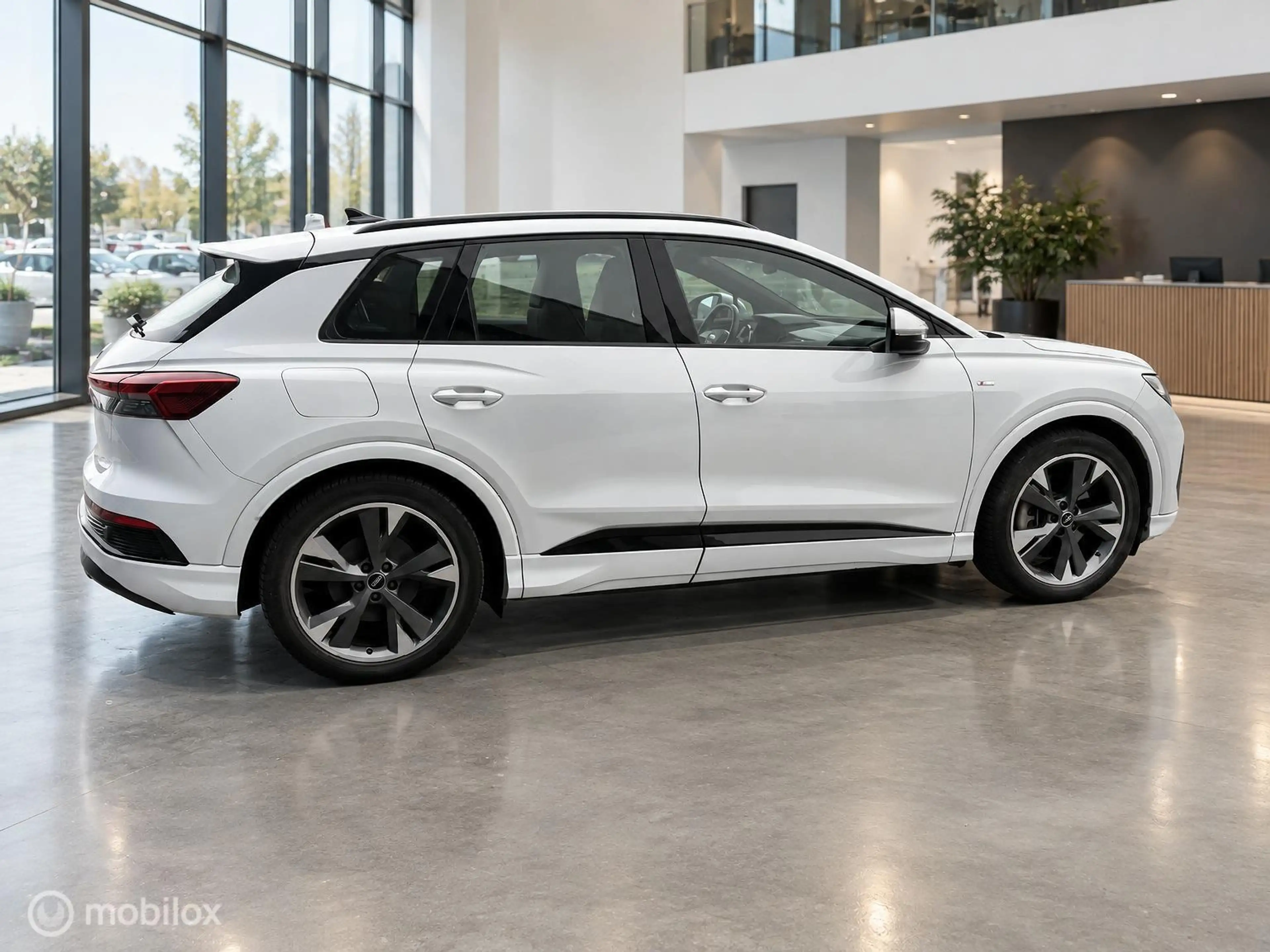 Audi Q4 e-tron 40 Launch edition S Competition 77 kWh | SOH 90% | — photo 10