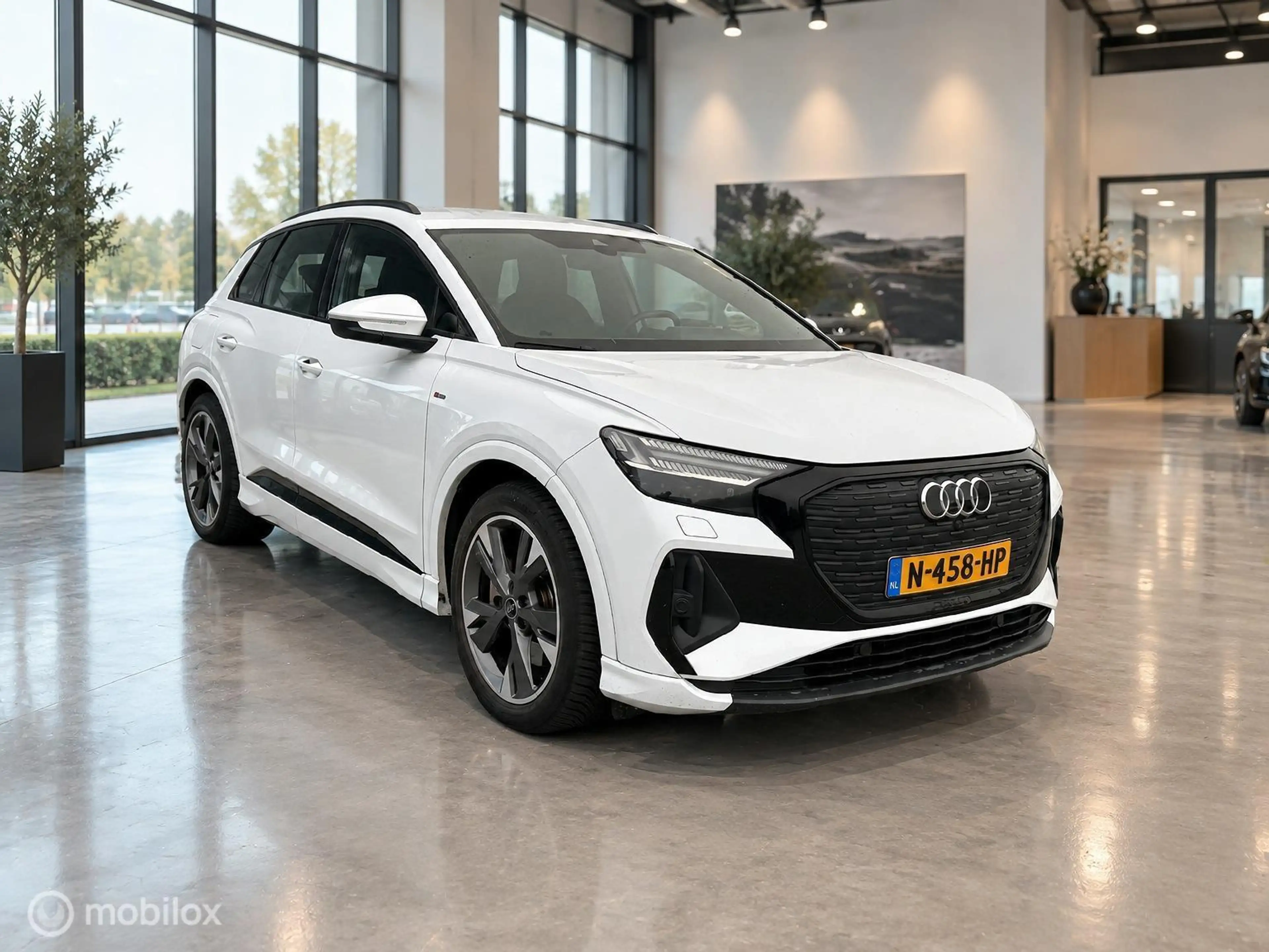 Audi Q4 e-tron 40 Launch edition S Competition 77 kWh | SOH 90% | — photo 12