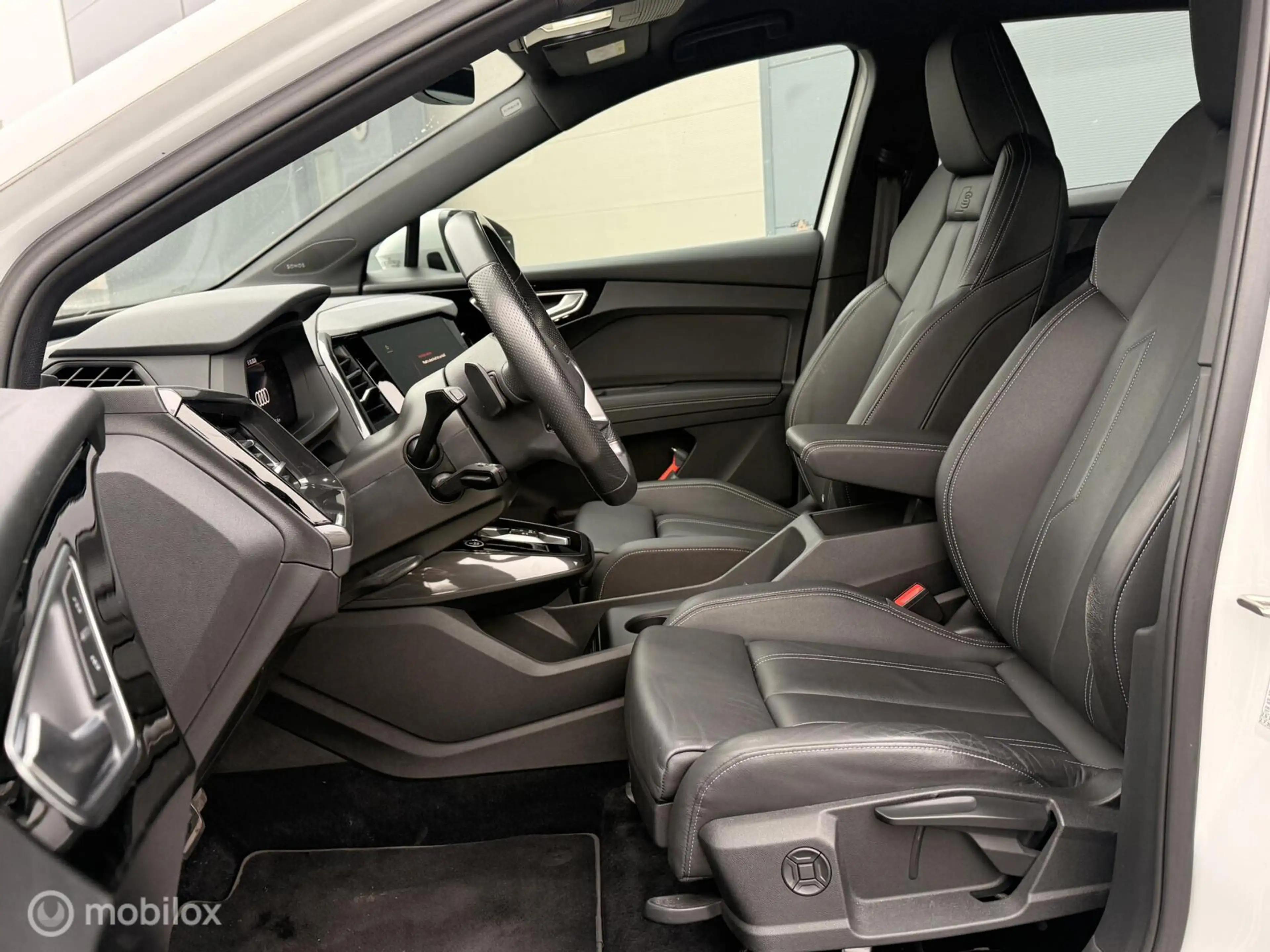 Audi Q4 e-tron 40 Launch edition S Competition 77 kWh | SOH 90% | — photo 17