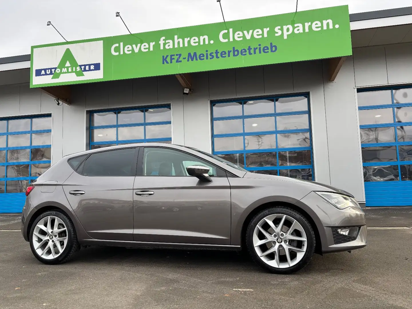 SEAT Leon FR 1.4 TSi LED NAVI PDC 18" ALCANTARA Gris - 1