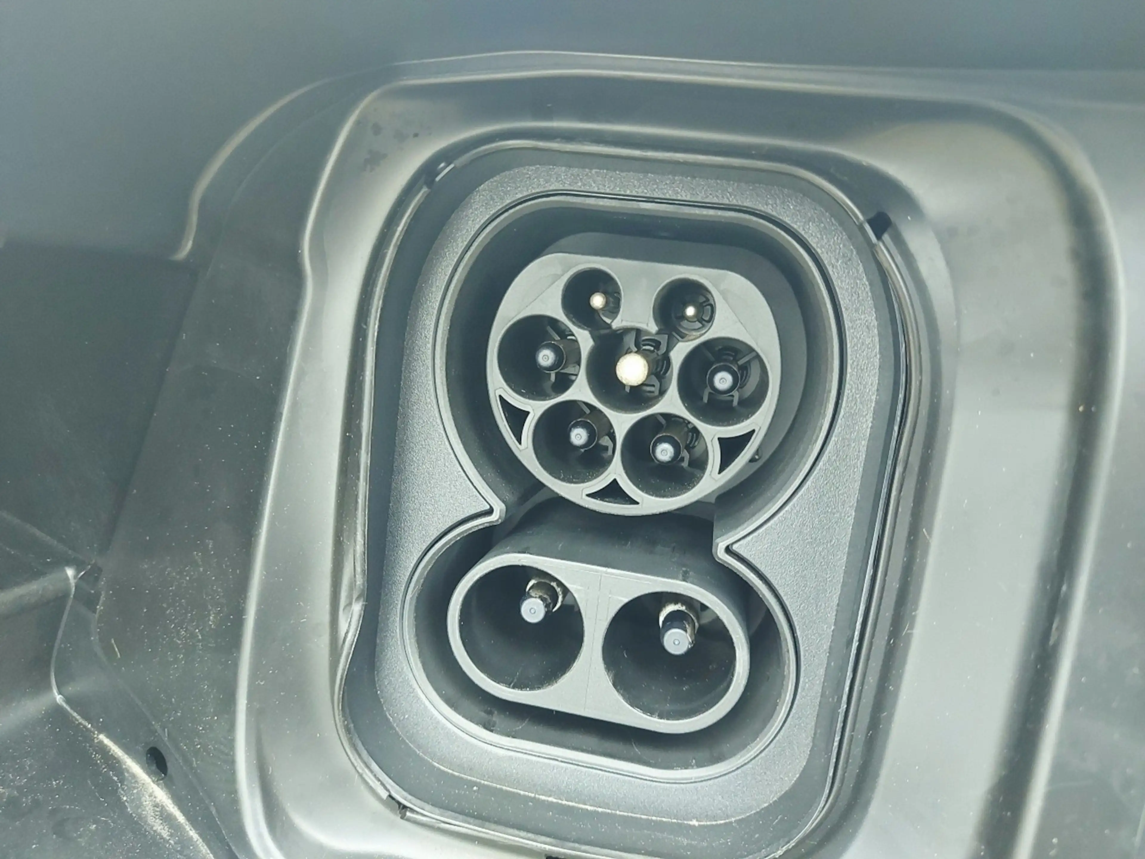 Peugeot e-2008 Allure 136 — photo 12