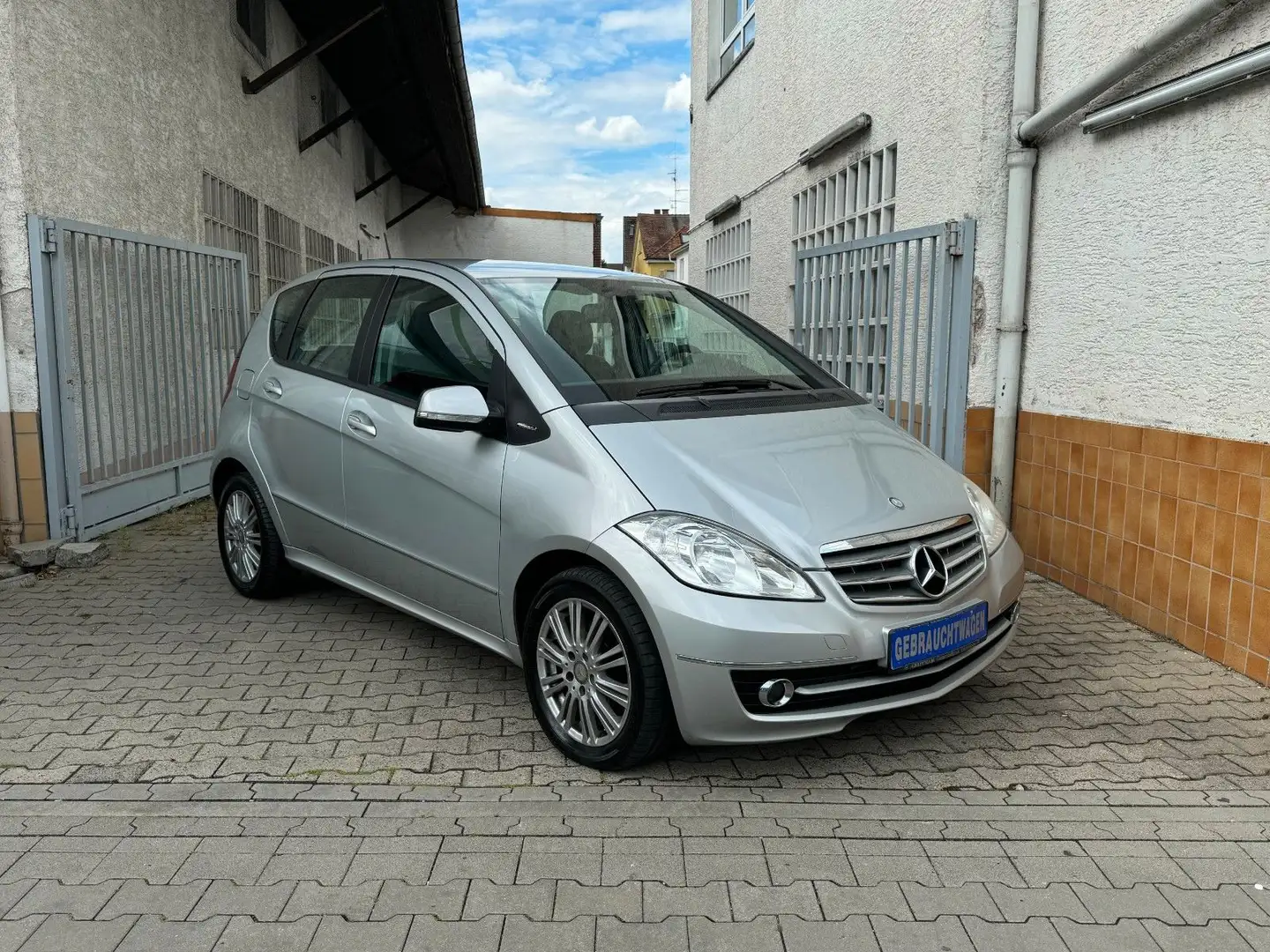 Mercedes-Benz A 180 CDI*Autom.*Navi*Freispr*SHZ*SH*TüV*EU5 Silber - 1
