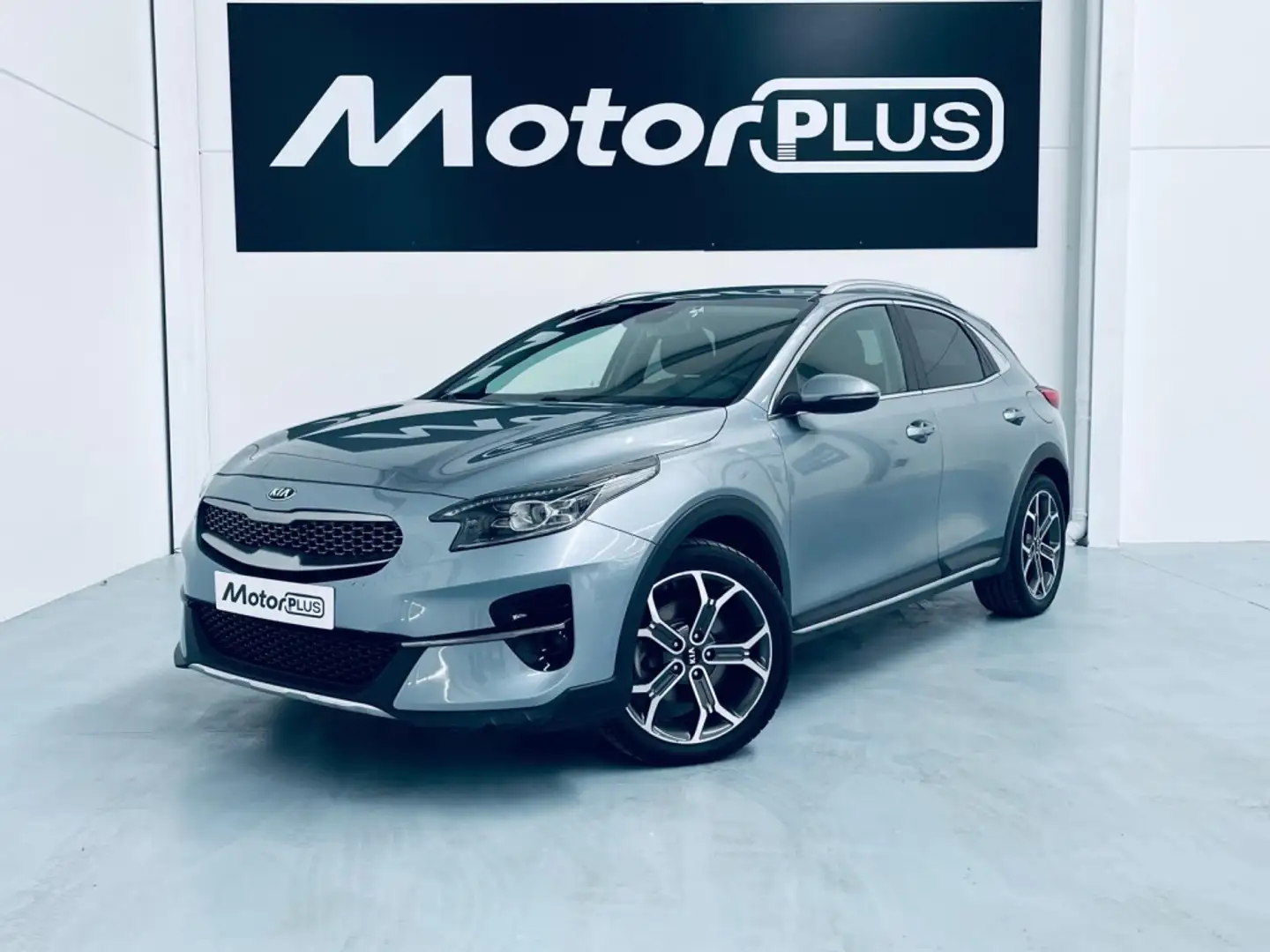 Kia XCeed 1.6 CRDi Eco-Dynamics Emotion 136 Azul - 1