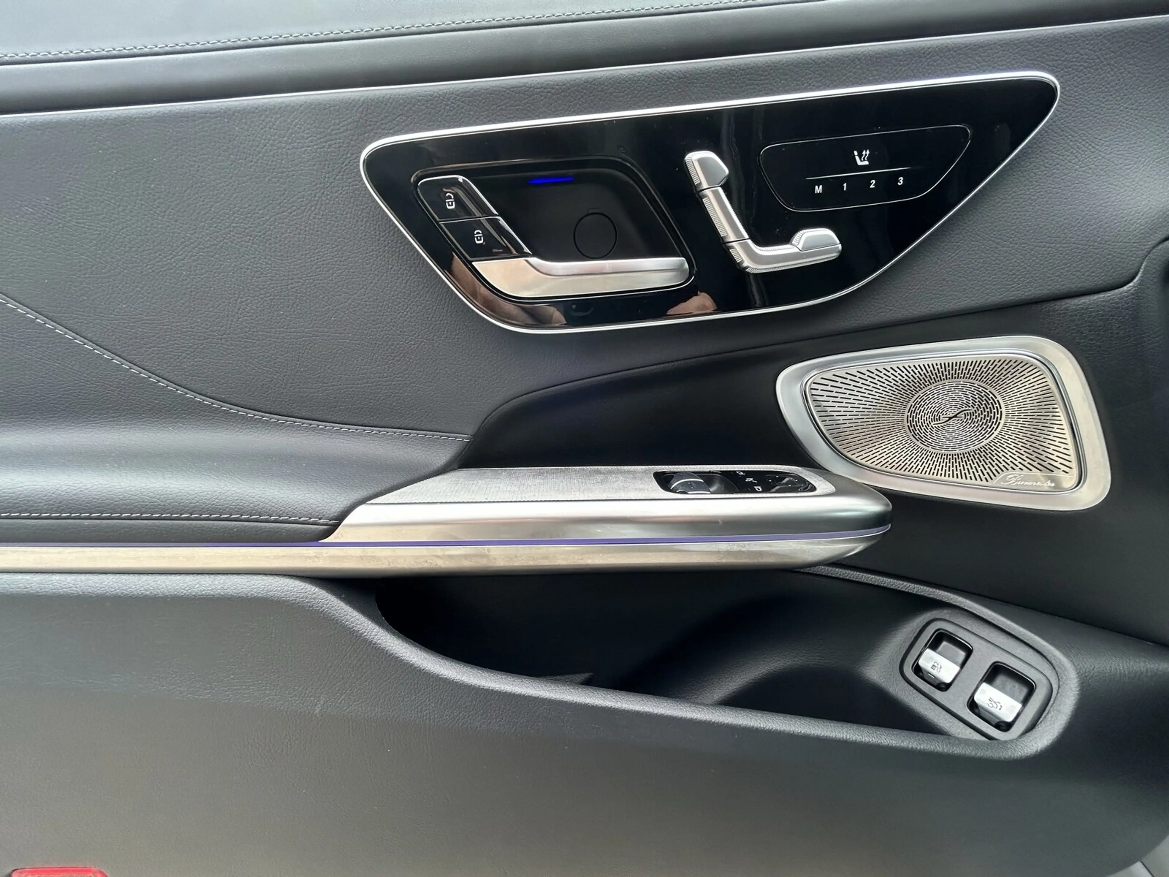Mercedes-Benz CLE 300 CLE300 e AMG*NIGHT*360*PANO*HUD*DISTR*MEMORY*LHZ — photo 11