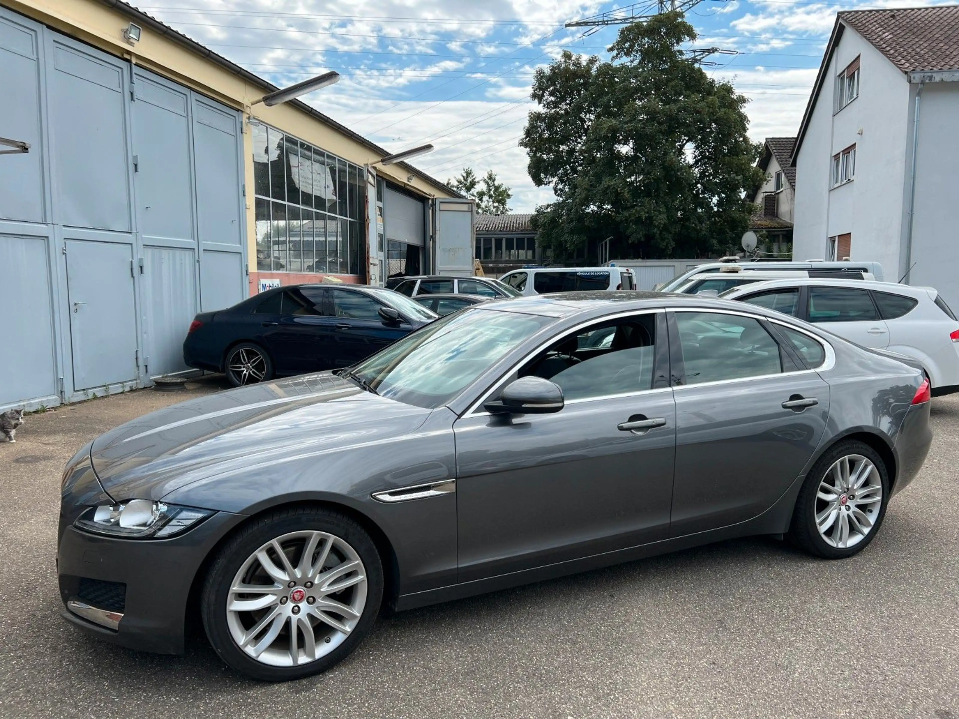 Jaguar XF 30d 300PS *PANO*KAMERA*WIDESCREEN* — photo 3