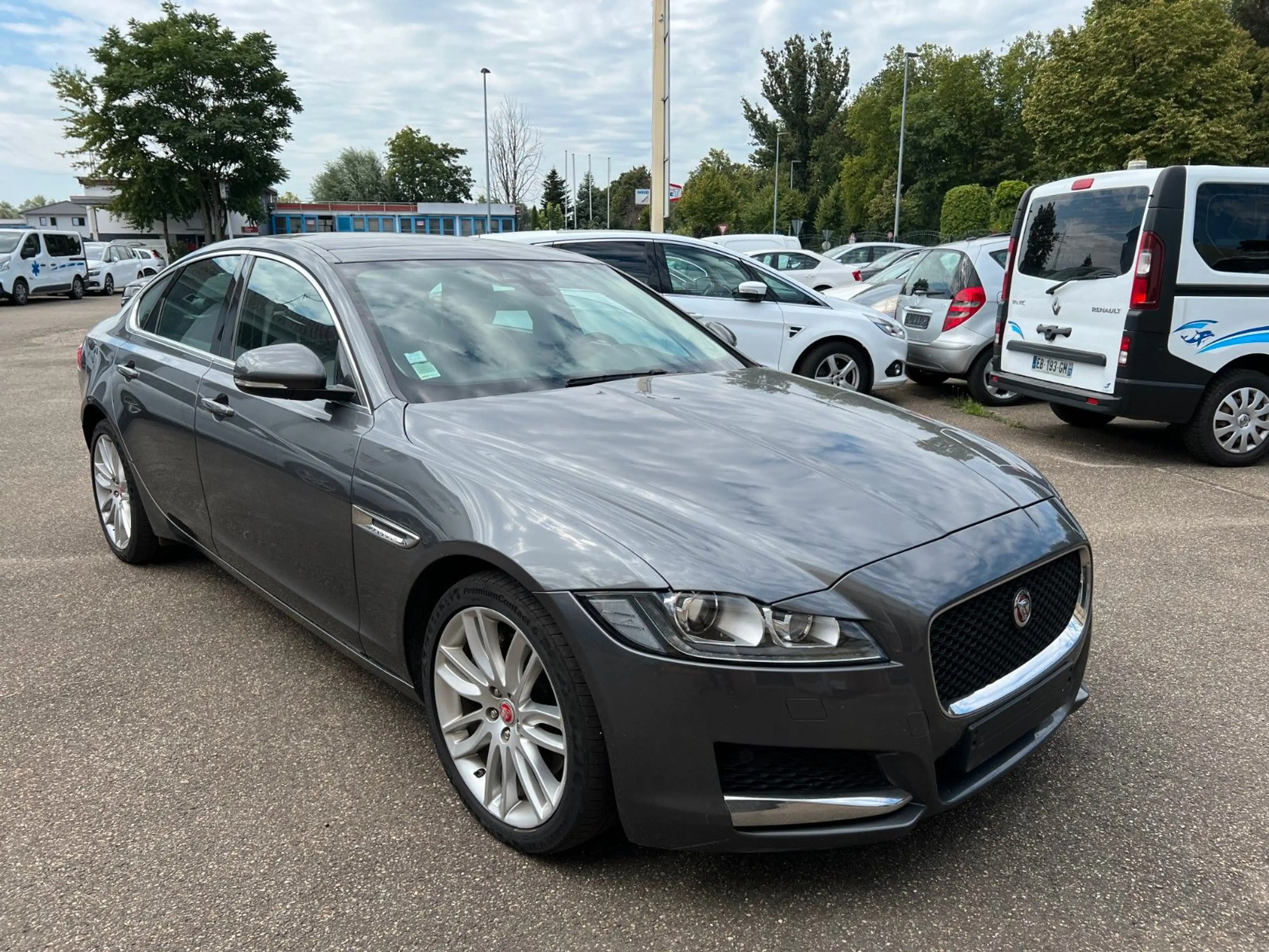 Jaguar XF 30d 300PS *PANO*KAMERA*WIDESCREEN* — photo 6