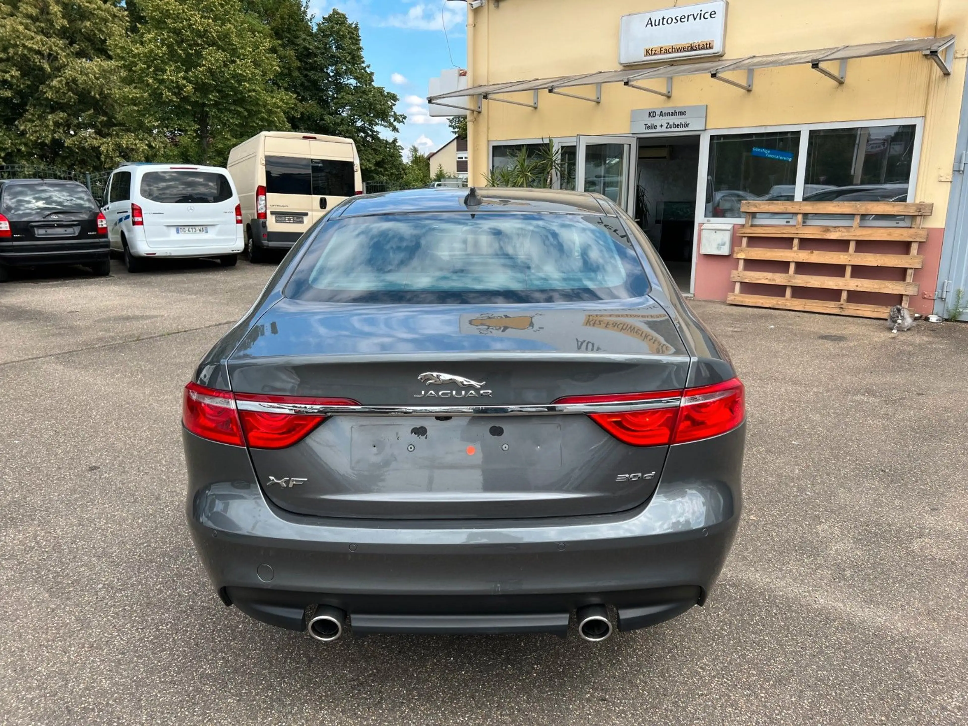 Jaguar XF 30d 300PS *PANO*KAMERA*WIDESCREEN* — photo 10