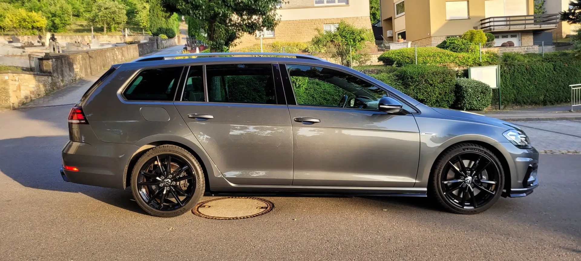 Volkswagen Golf Variant Golf Variant R 4Motion (BlueMotion Technology) DSG Gris - 1