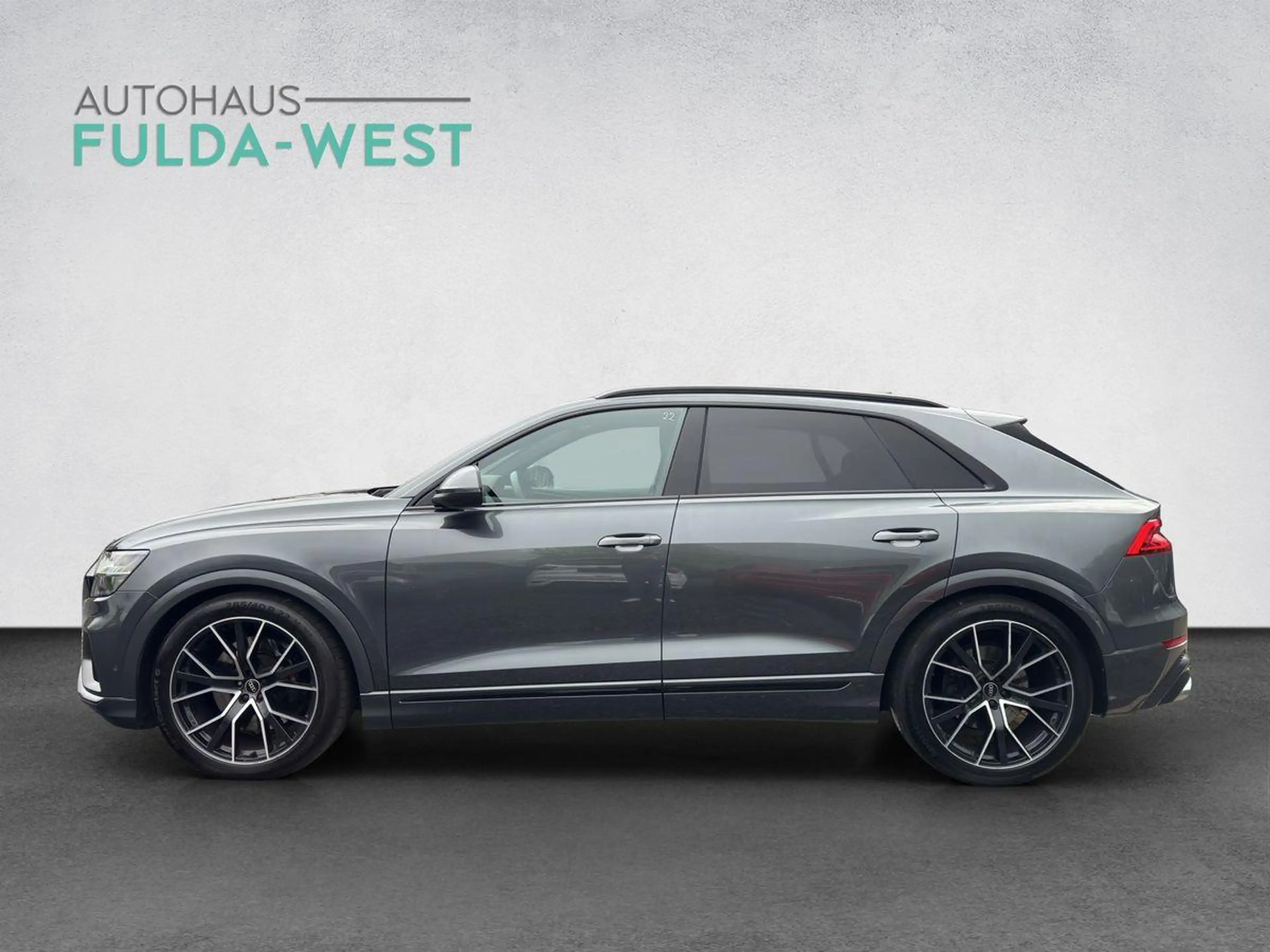 Audi SQ8 4.0TFSI Matrix B&O HuD Standheiz. AHK Alu22" — photo 3