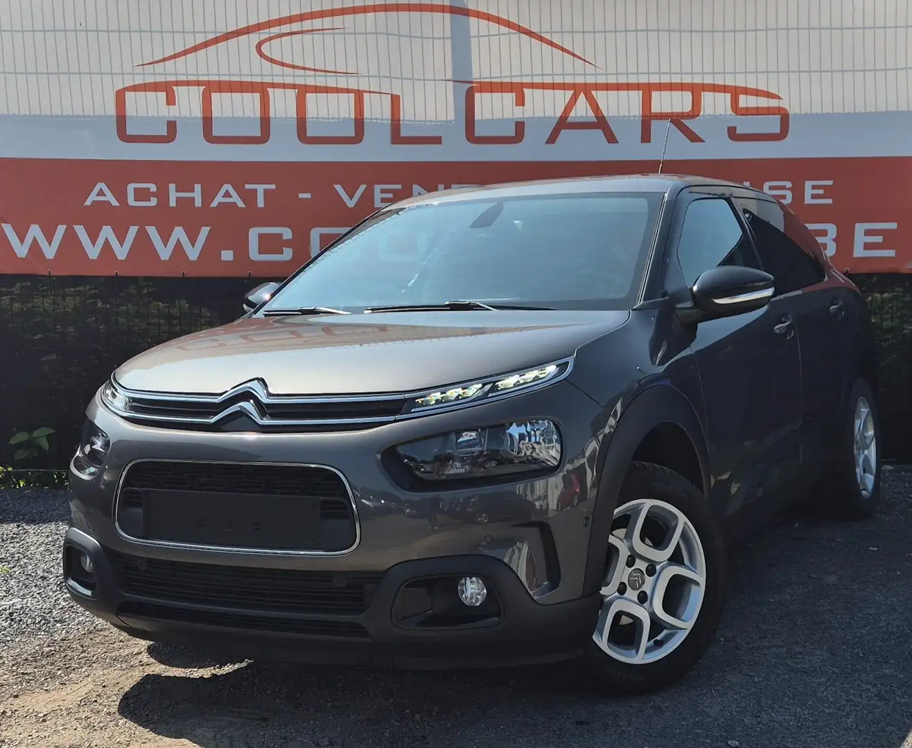 Citroen C4 Cactus 1.2 - GARANTIE 1AN - CLIM - GPS - CARPLAY - PDC Šedá - 1