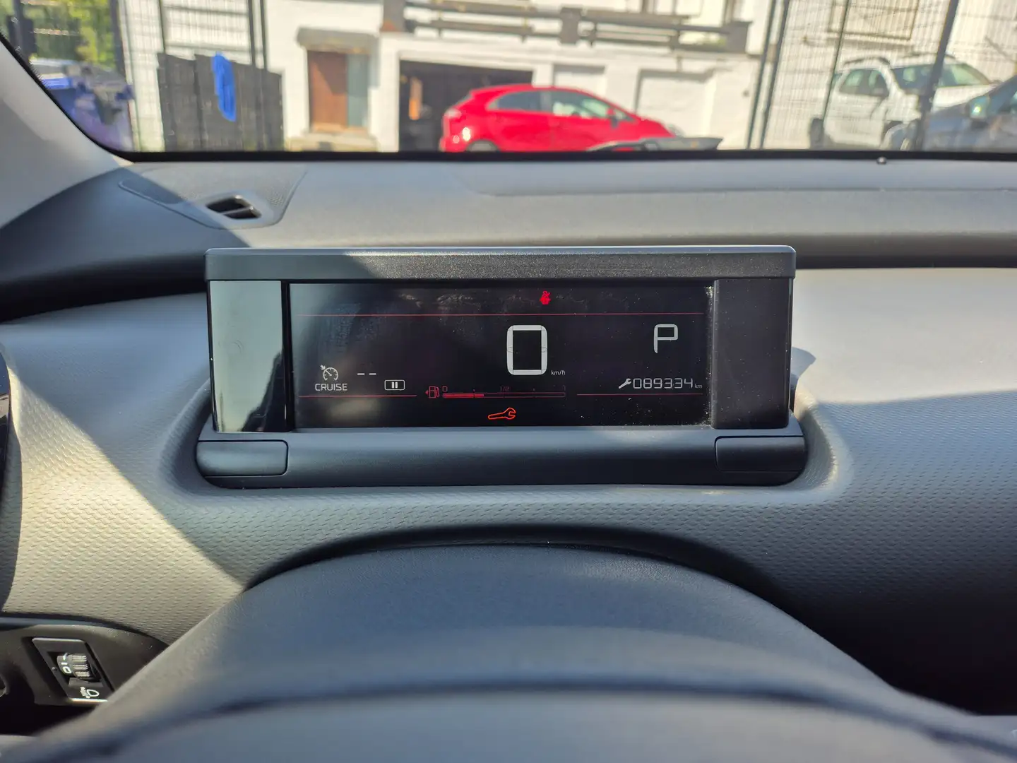 Citroen C4 Cactus 1.2 - GARANTIE 1AN - CLIM - GPS - CARPLAY - PDC Šedá - 2