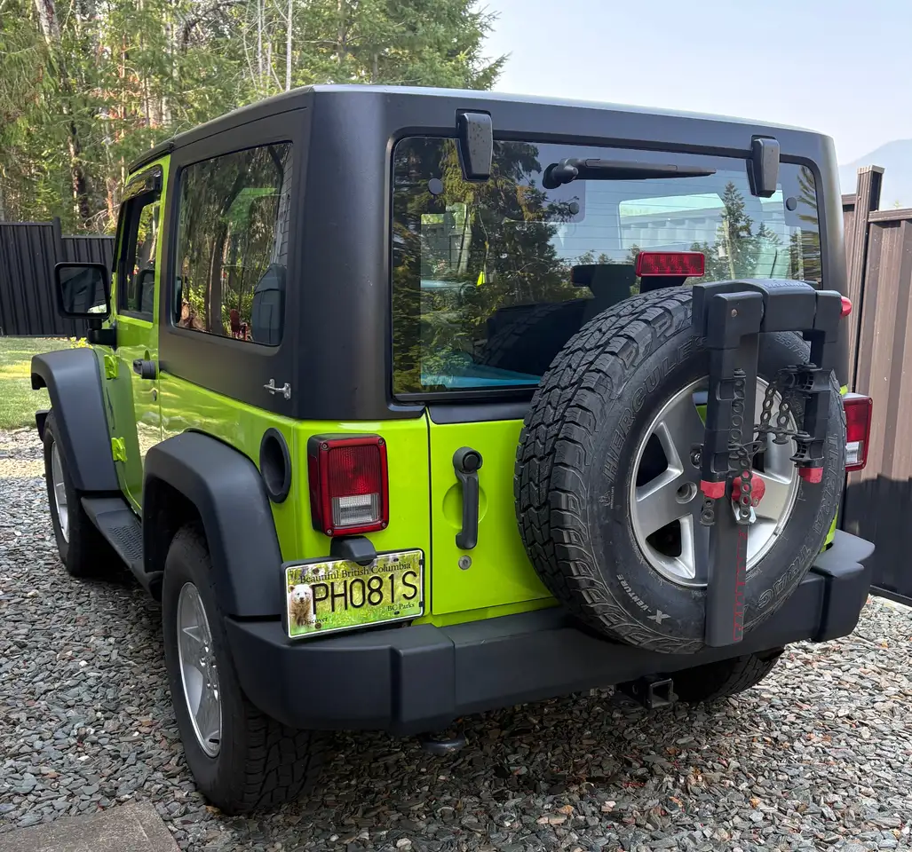 Jeep Wrangler photo Jeep Wrangler