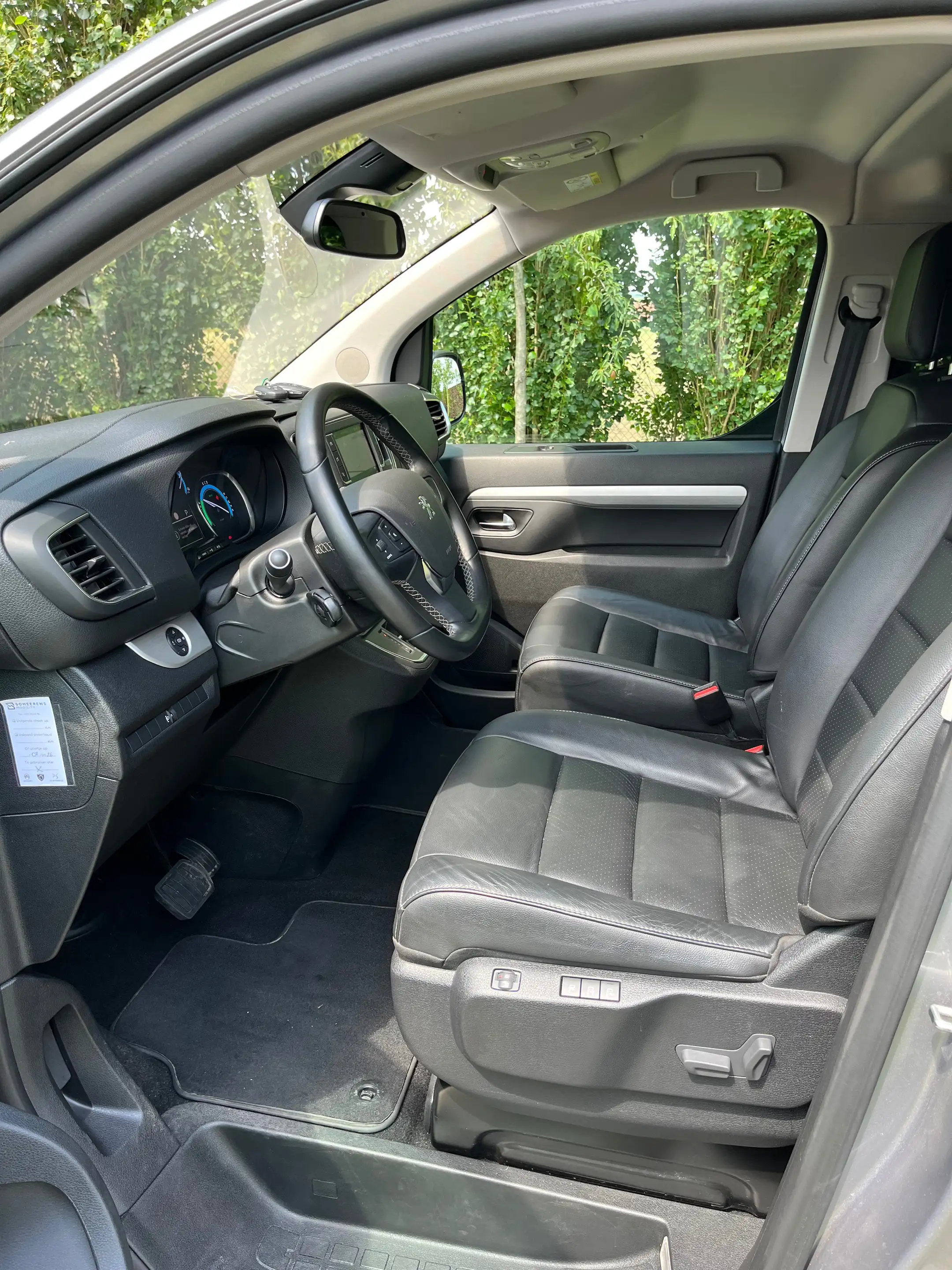 Peugeot e-Traveller VIP minivan L2/6pl/28900km/Camera/Carplay/Clima/Cruise... — photo 15