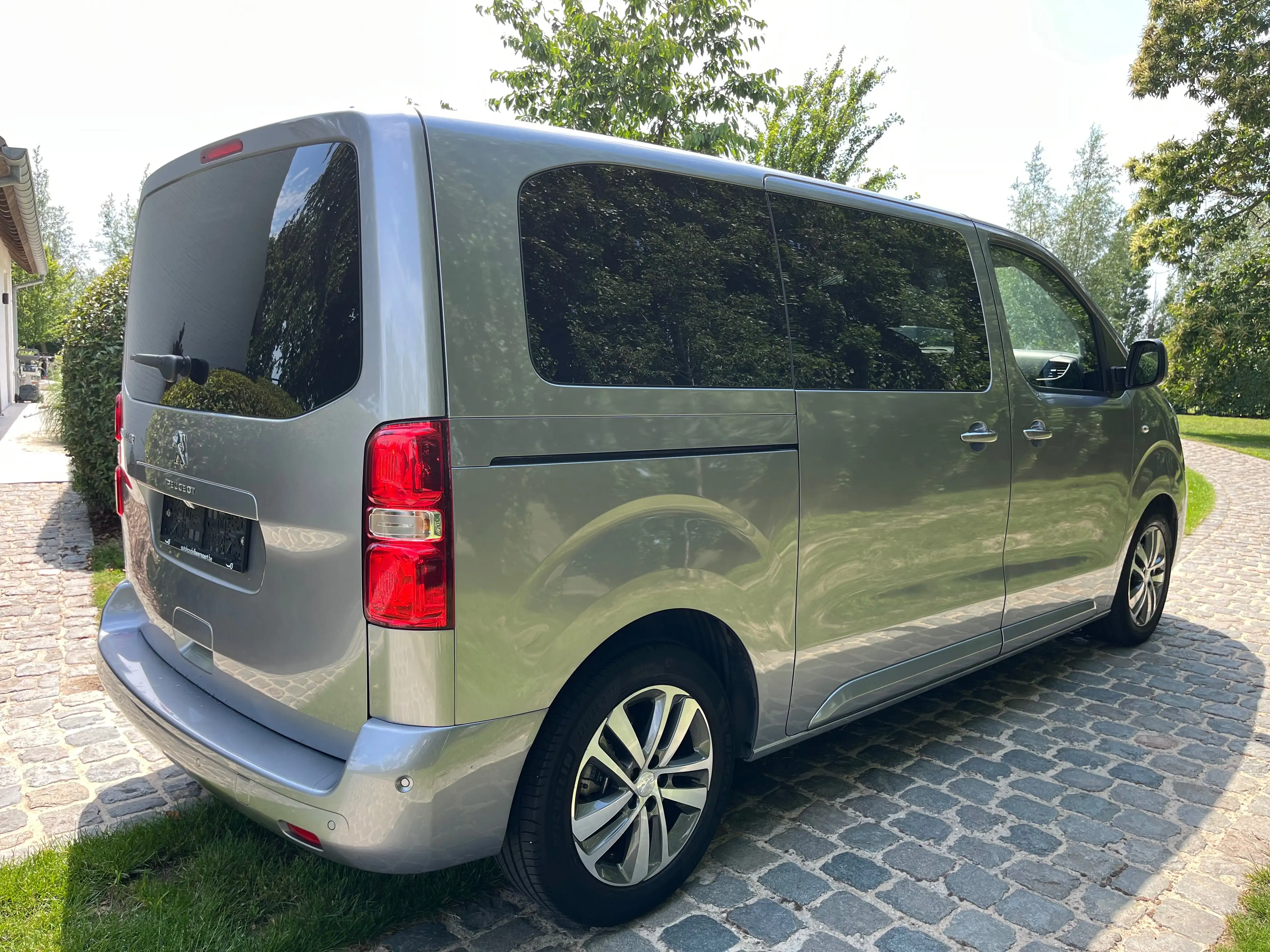 Peugeot e-Traveller VIP minivan L2/6pl/28900km/Camera/Carplay/Clima/Cruise... — photo 5