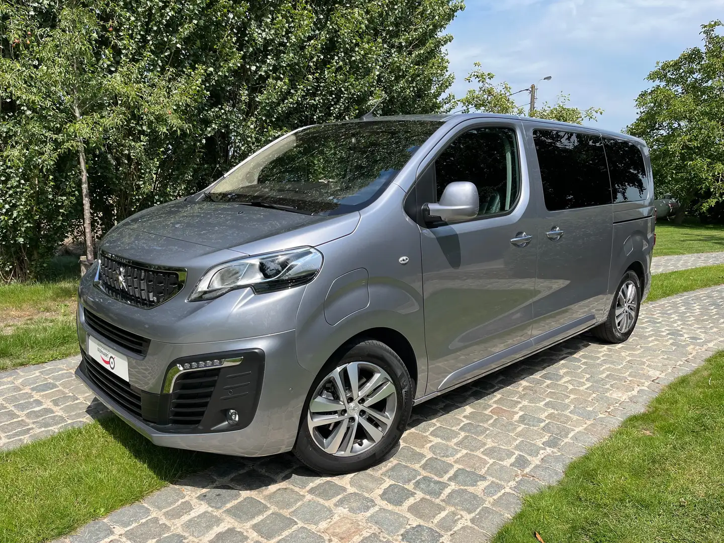 Peugeot e-Traveller VIP minivan L2/6pl/28900km/Camera/Carplay/Clima/Cruise... Grau - 1