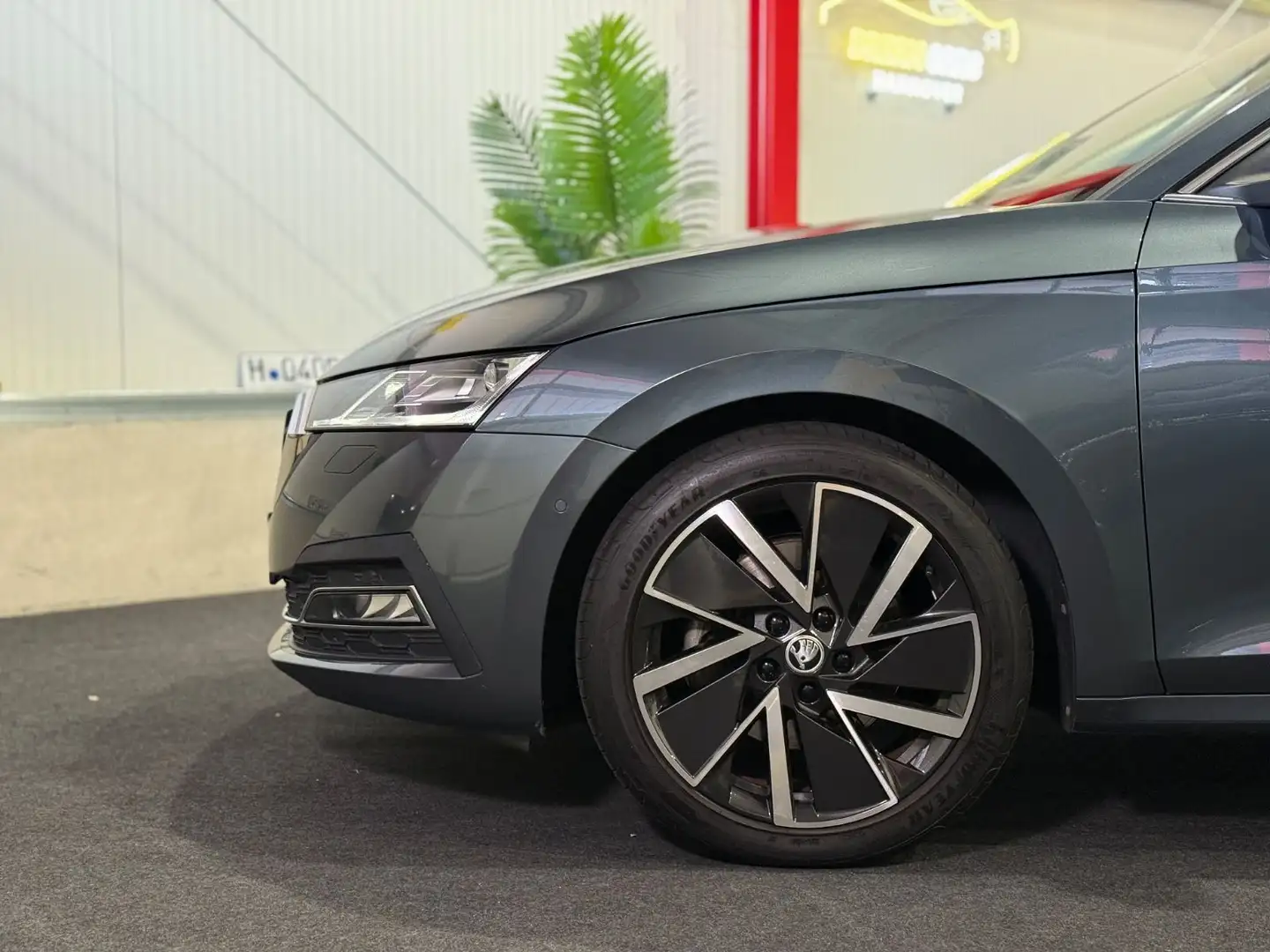 Skoda Octavia Lim. First Edition*1HAND*BELÜFTUNG*H-UP* Grau - 2