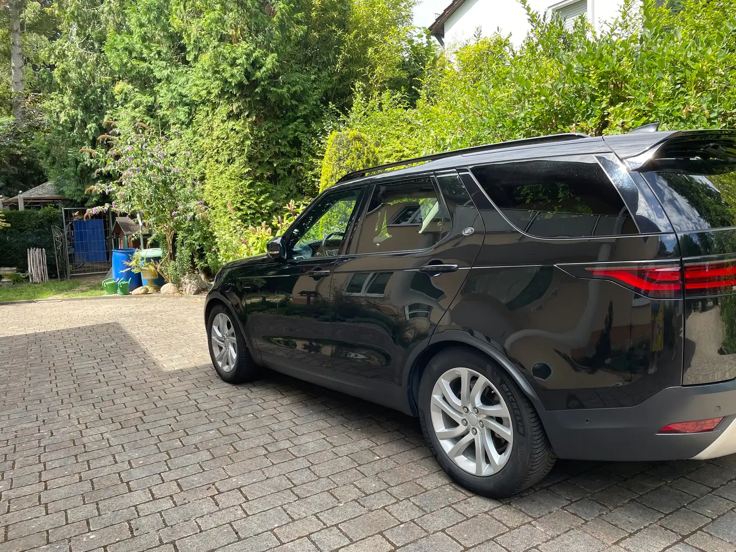 Land Rover Discovery Discovery D300 SE Schwarz - 2