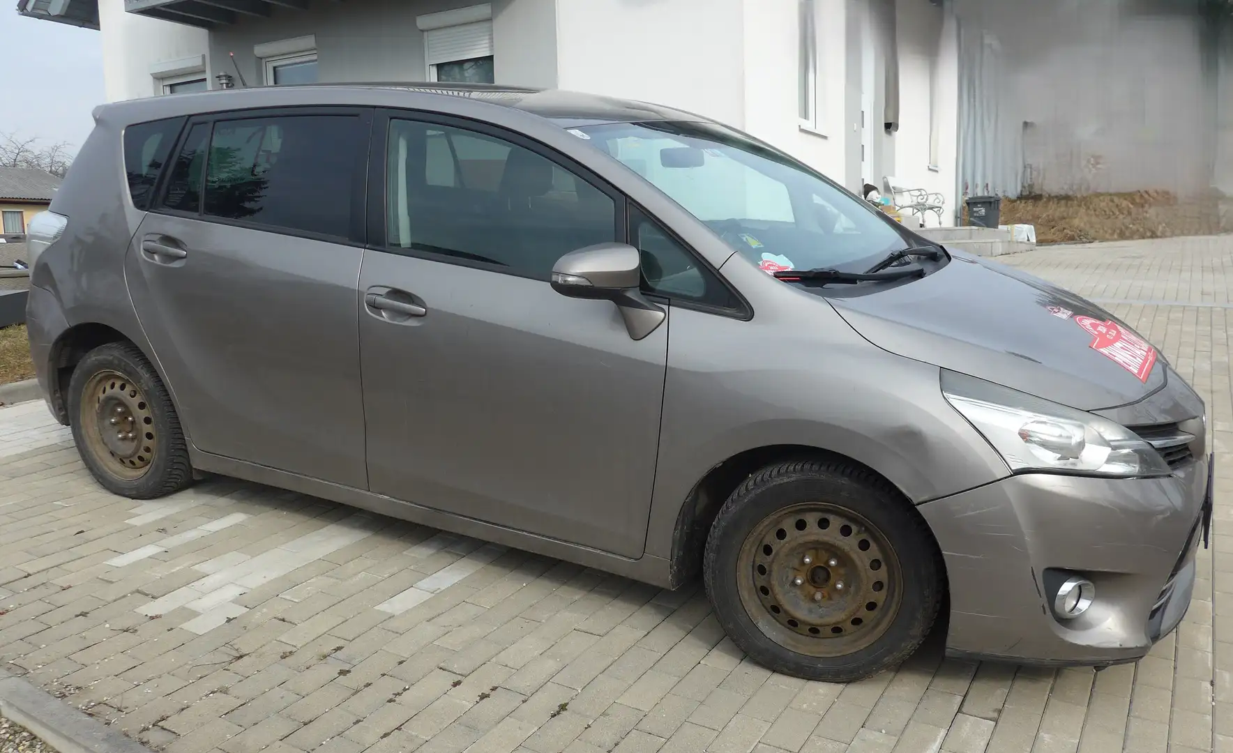 Toyota Verso VERKAUFT 1,6+D-4D+Active    7 Sitzer Hnědá - 1