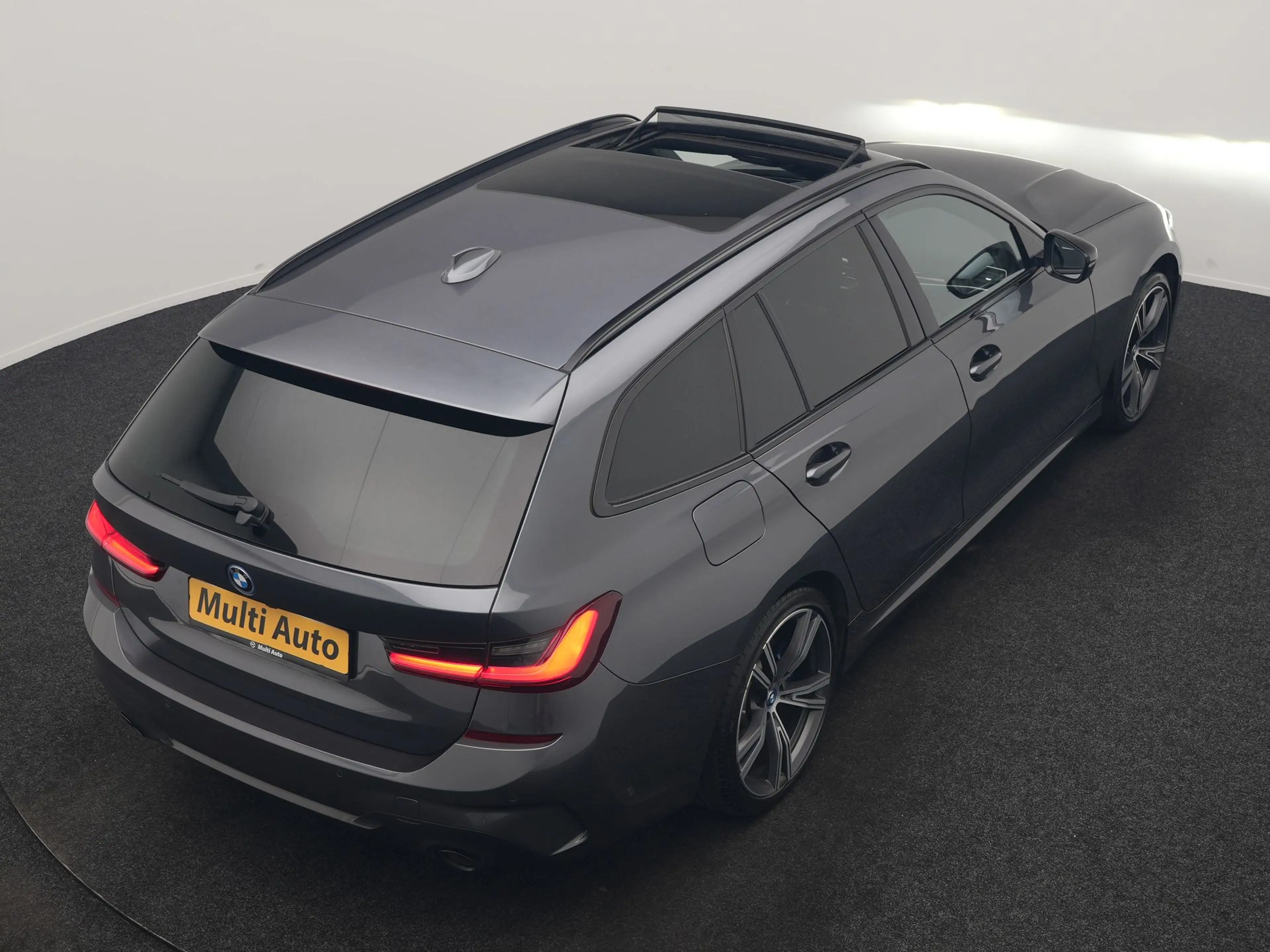 BMW 330 3-serie Touring 330e xDrive M Sport PHEV 293pk Dea — photo 4