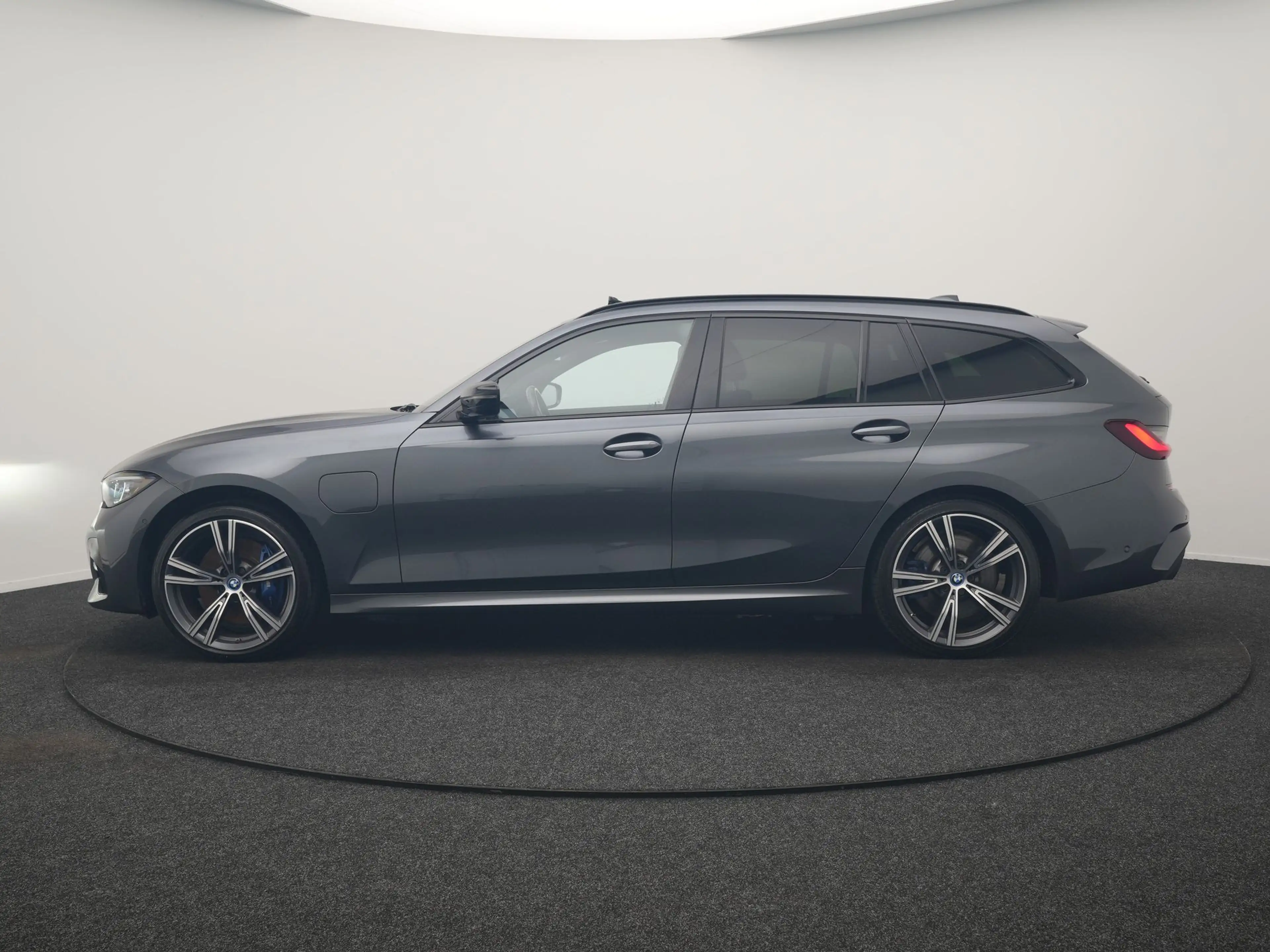 BMW 330 3-serie Touring 330e xDrive M Sport PHEV 293pk Dea — photo 2