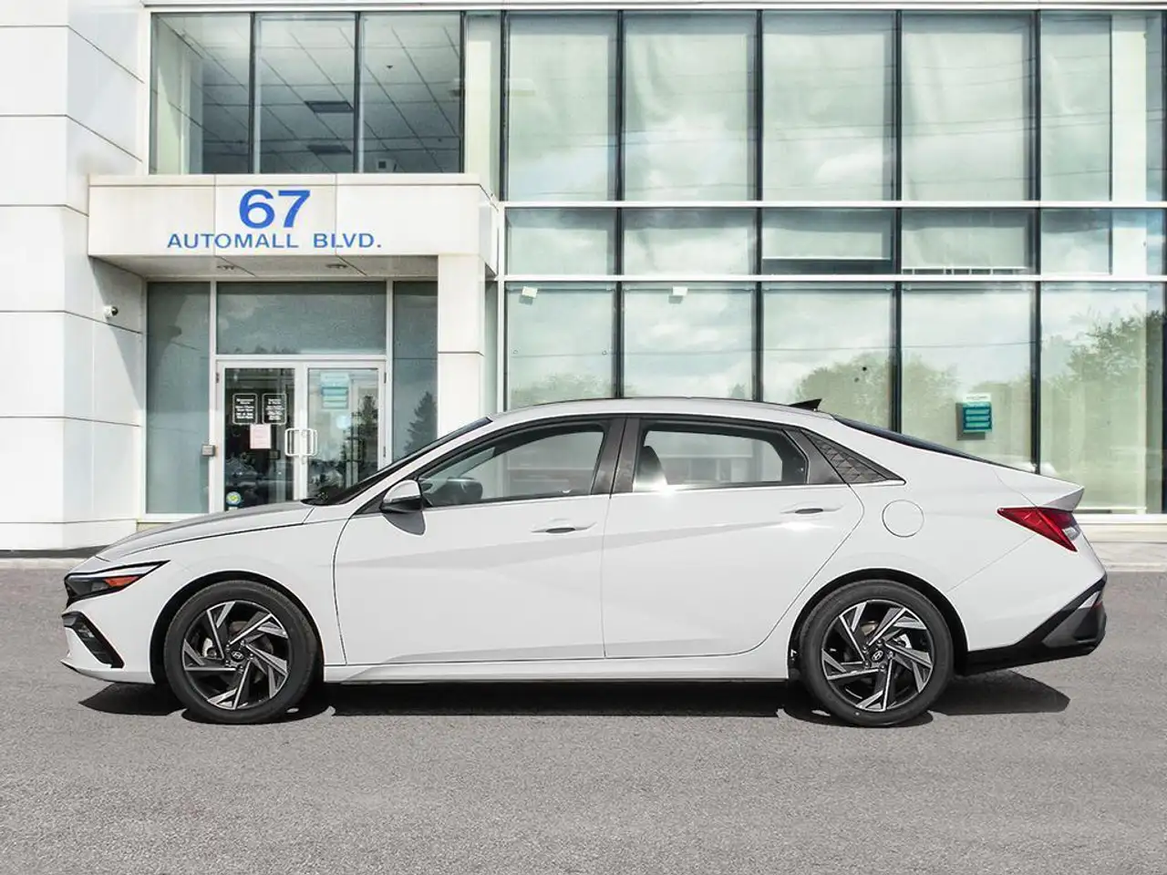 Hyundai ELANTRA снимка Hyundai ELANTRA