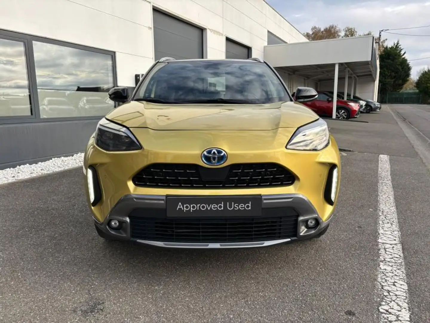 Toyota Yaris Cross Premiere Gold - 2