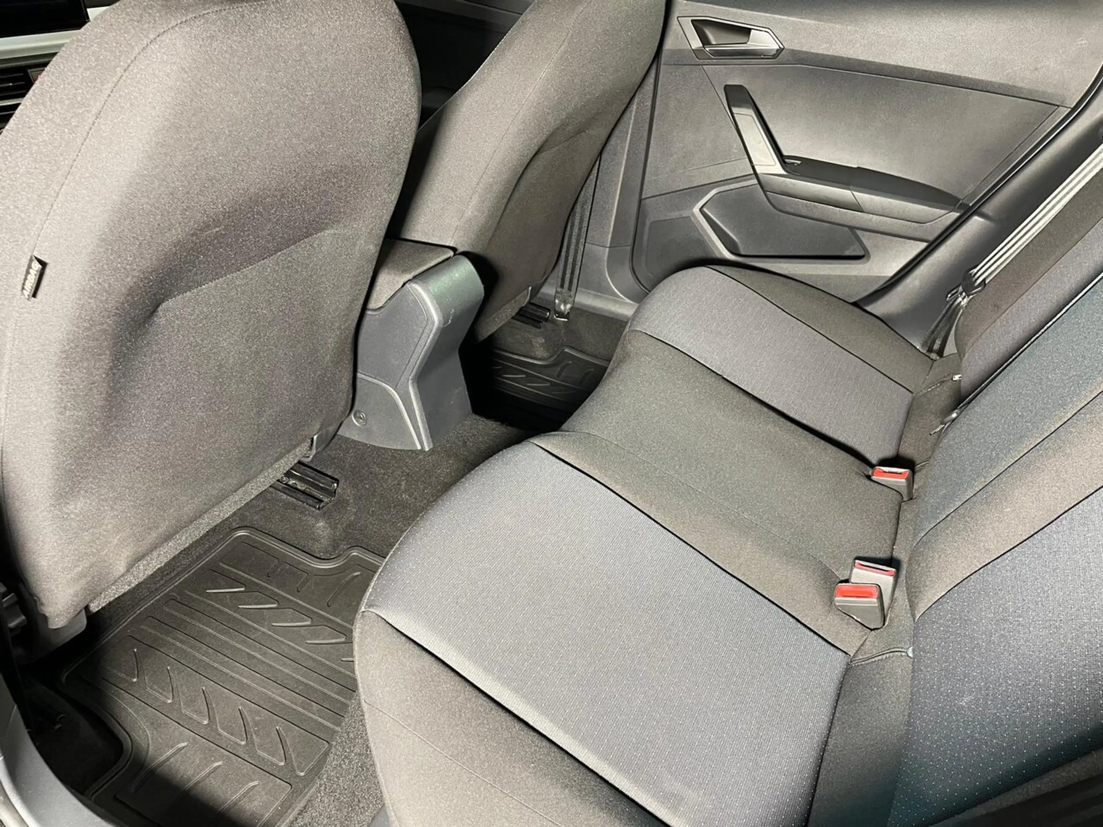 SEAT Arona 1.0 TSI 110 MOVE COPA CARPLAY — photo 13