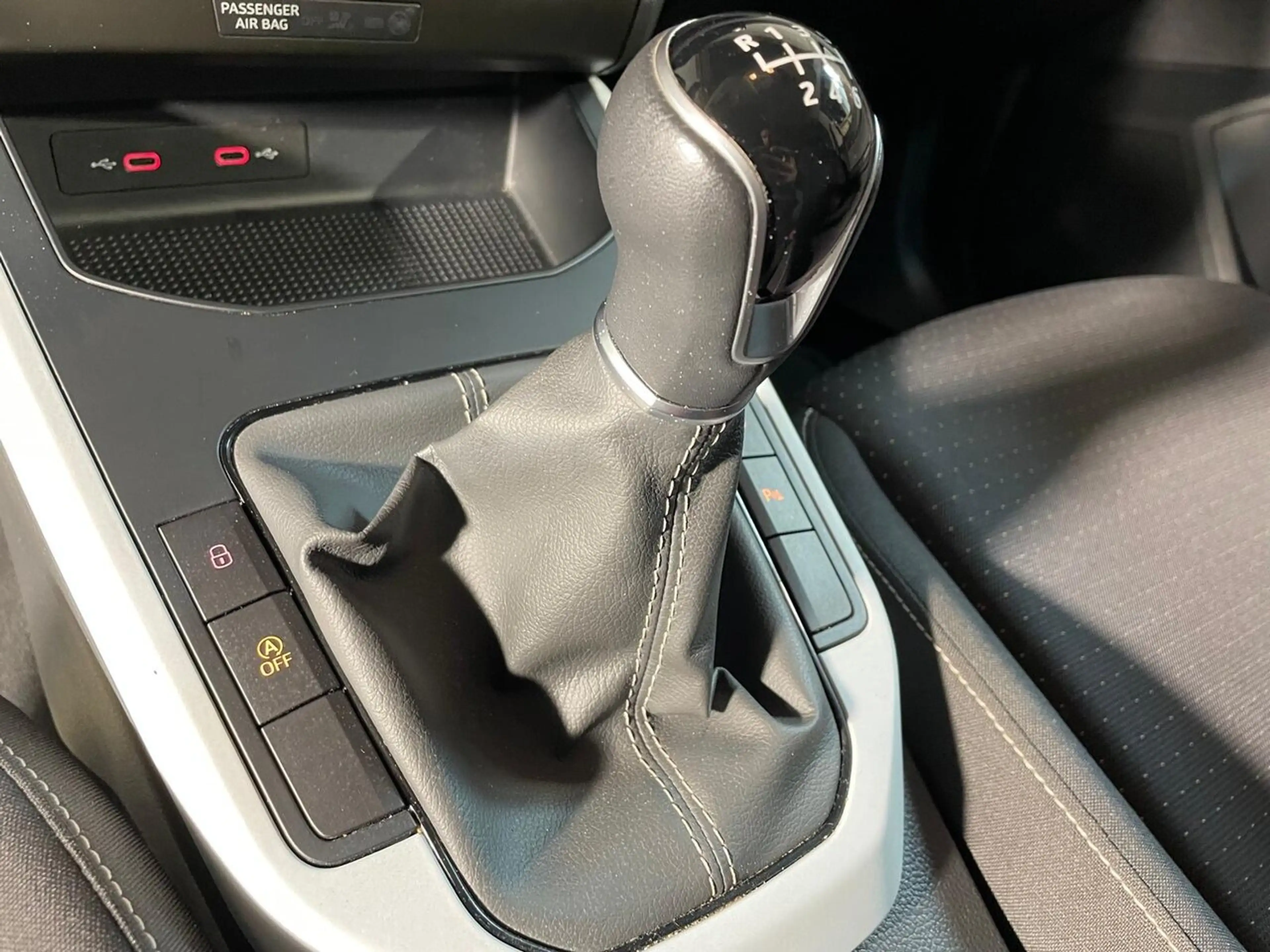 SEAT Arona 1.0 TSI 110 MOVE COPA CARPLAY — photo 9