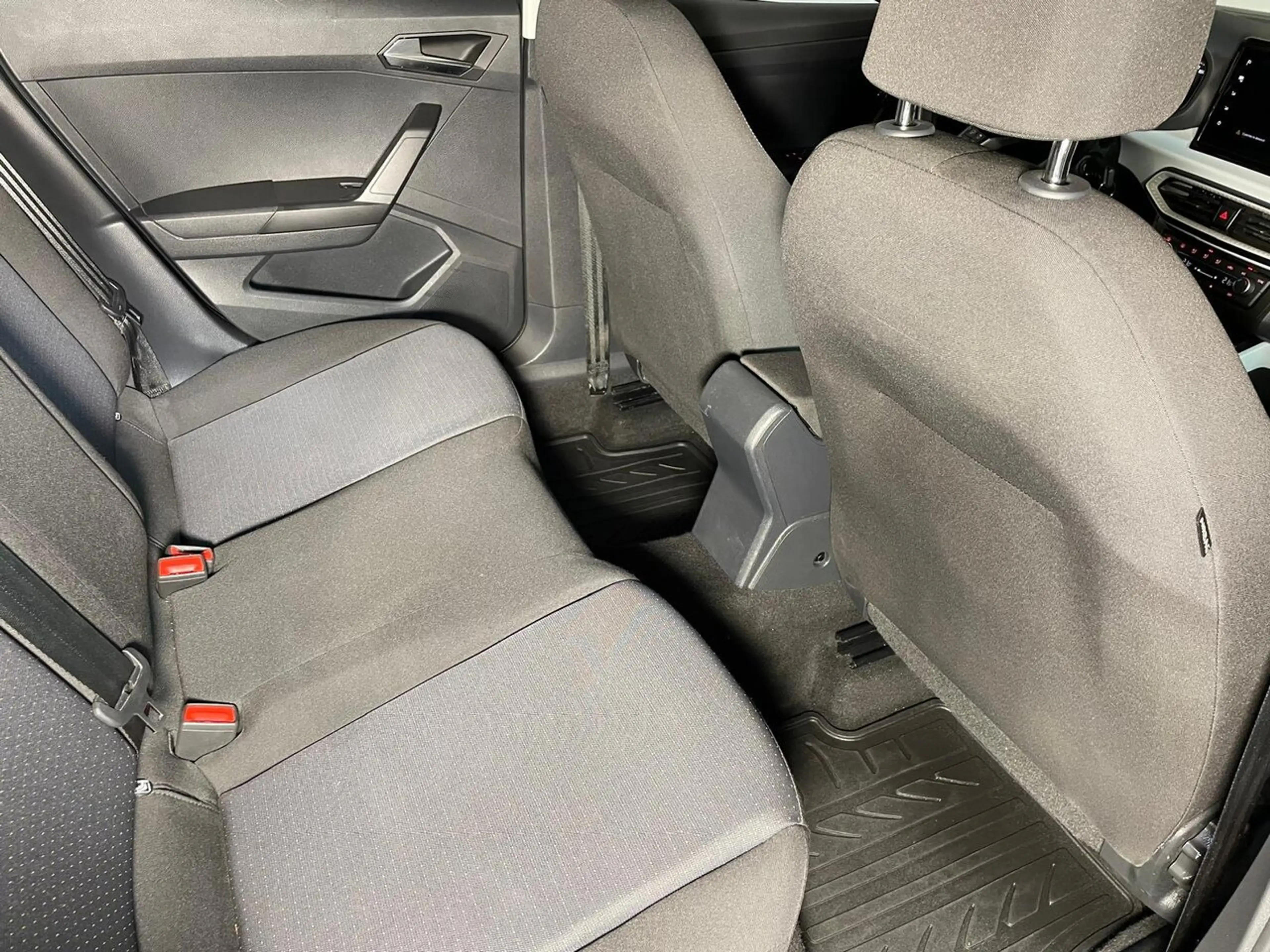 SEAT Arona 1.0 TSI 110 MOVE COPA CARPLAY — photo 14